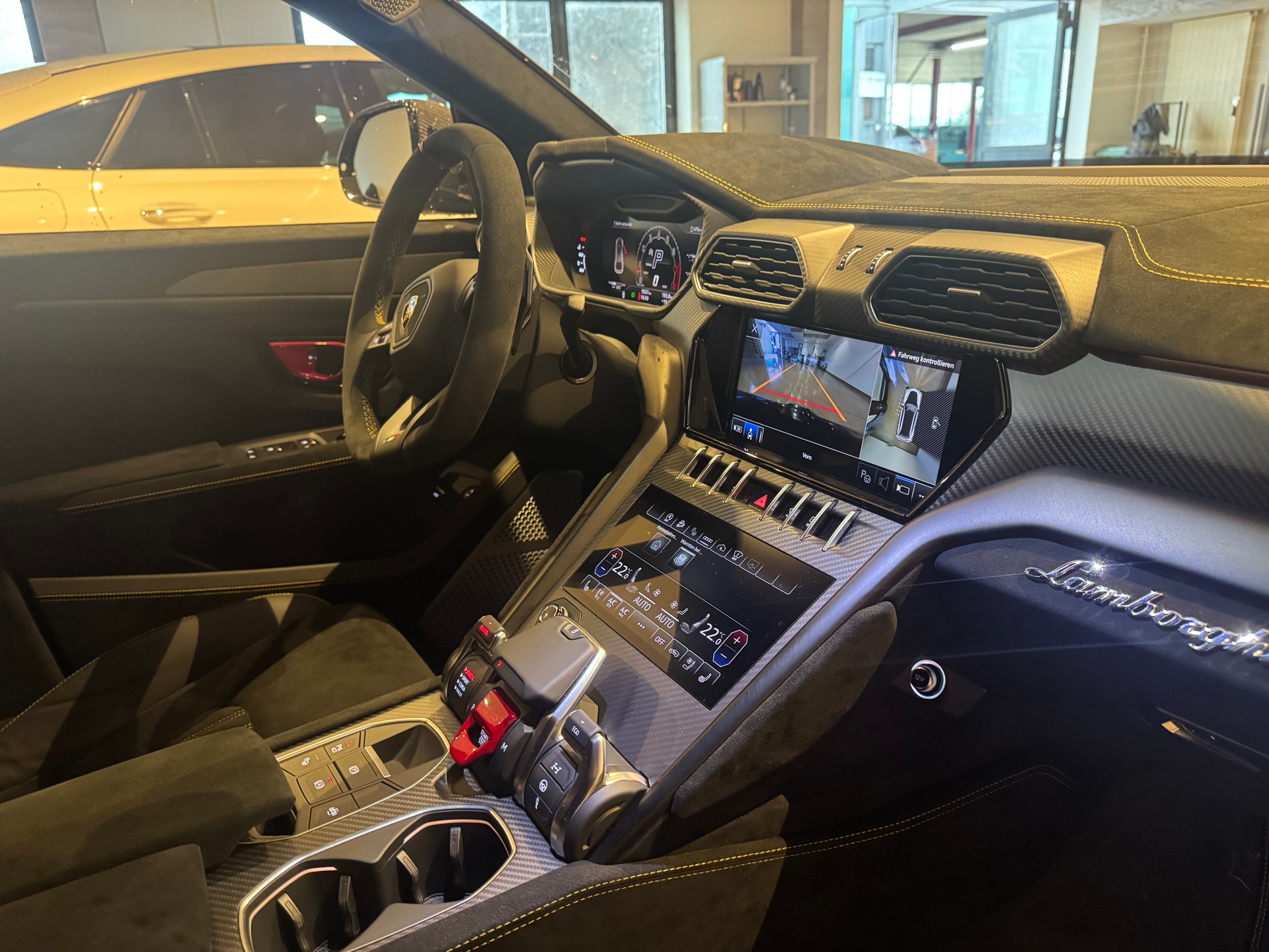 LAMBORGHINI Urus 4.0 Performante 666PS-image-15