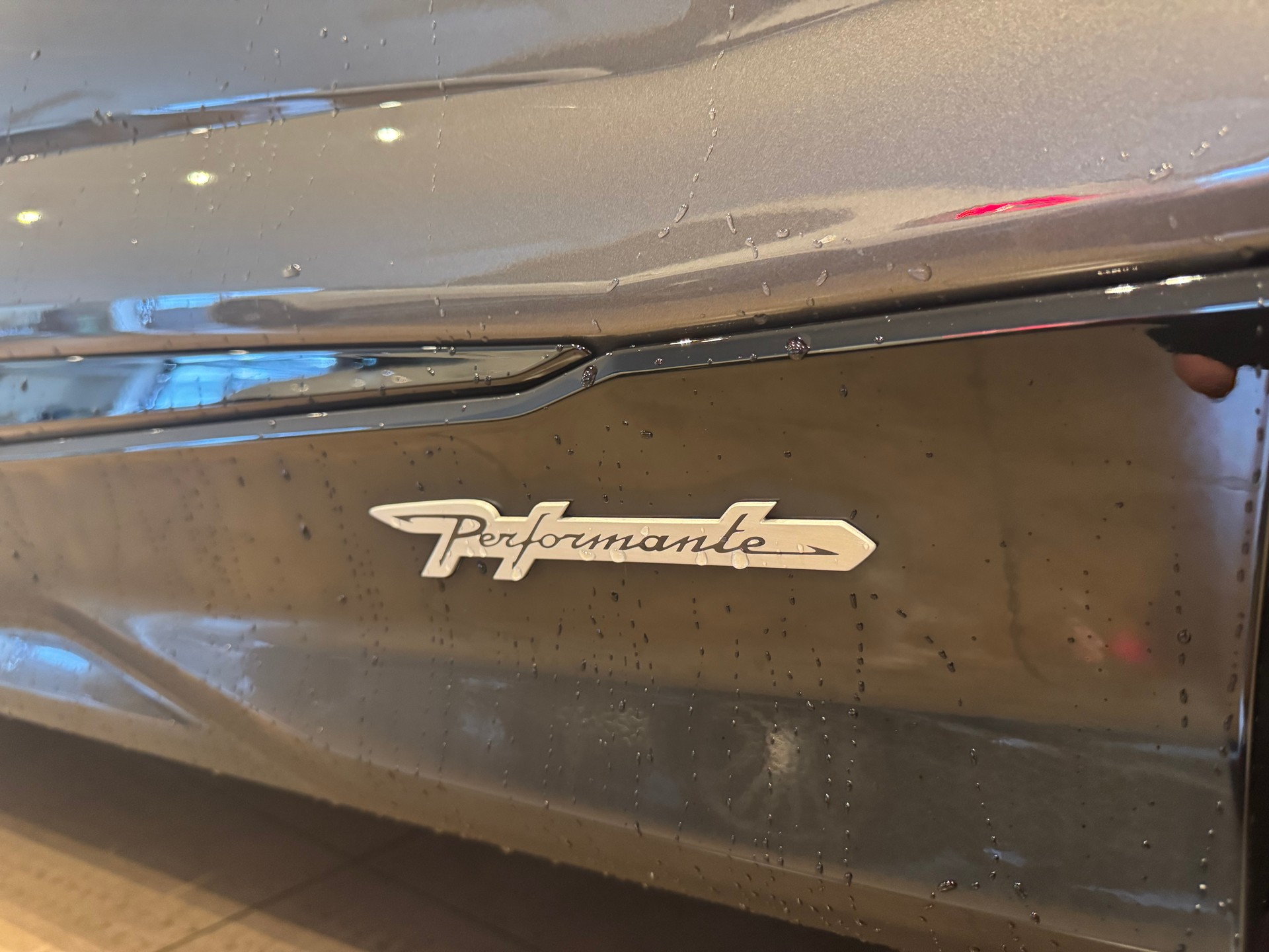 LAMBORGHINI Urus 4.0 Performante 666PS-image-4