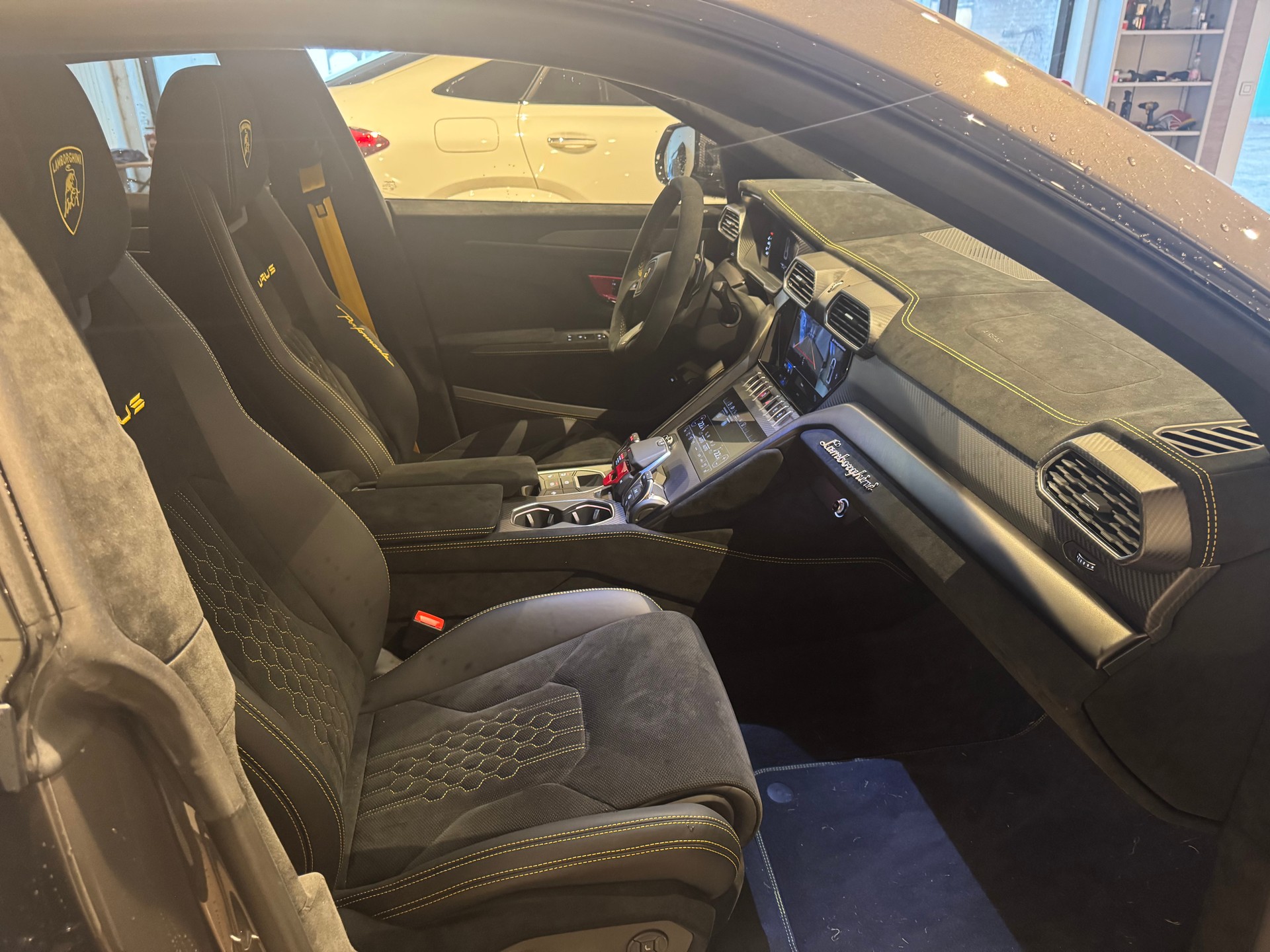 LAMBORGHINI Urus 4.0 Performante 666PS-image-12