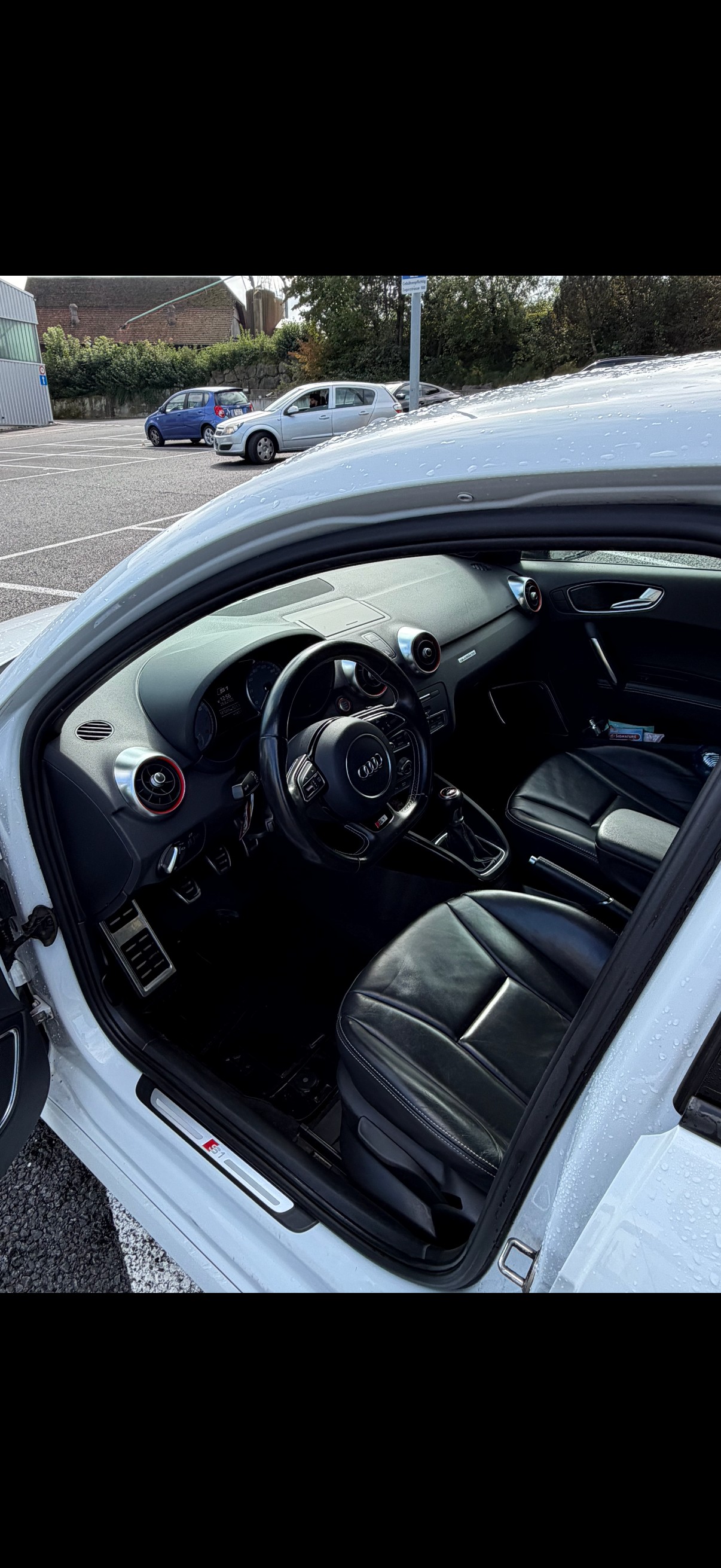 AUDI S1 Sportback 2.0 TFSI Sport quattro-image-3