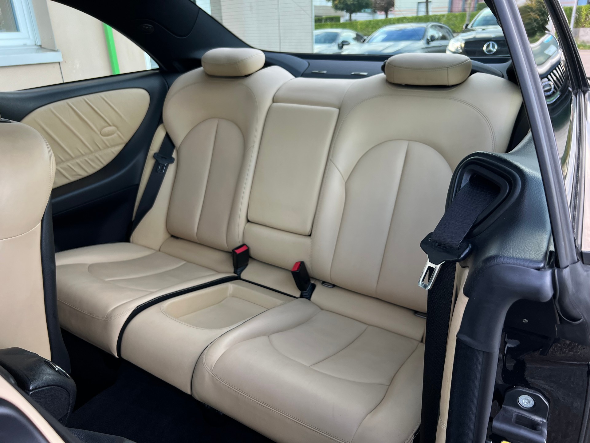 MERCEDES-BENZ CLK 350 Elégance 7G-Tronic I designo (CH)-image-25