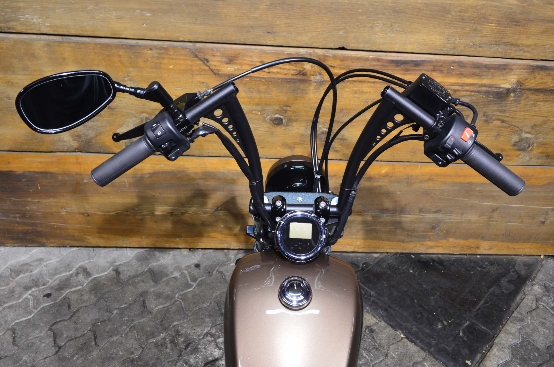 YAMAHA XV 950 ABS-showroom-element-2