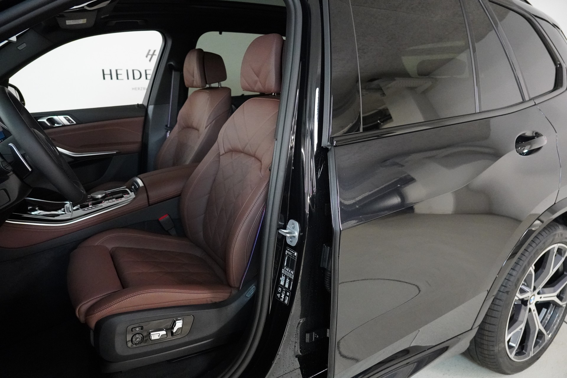 BMW X5 xDrive 48V 40d M Sport Pro Steptronic-image-11