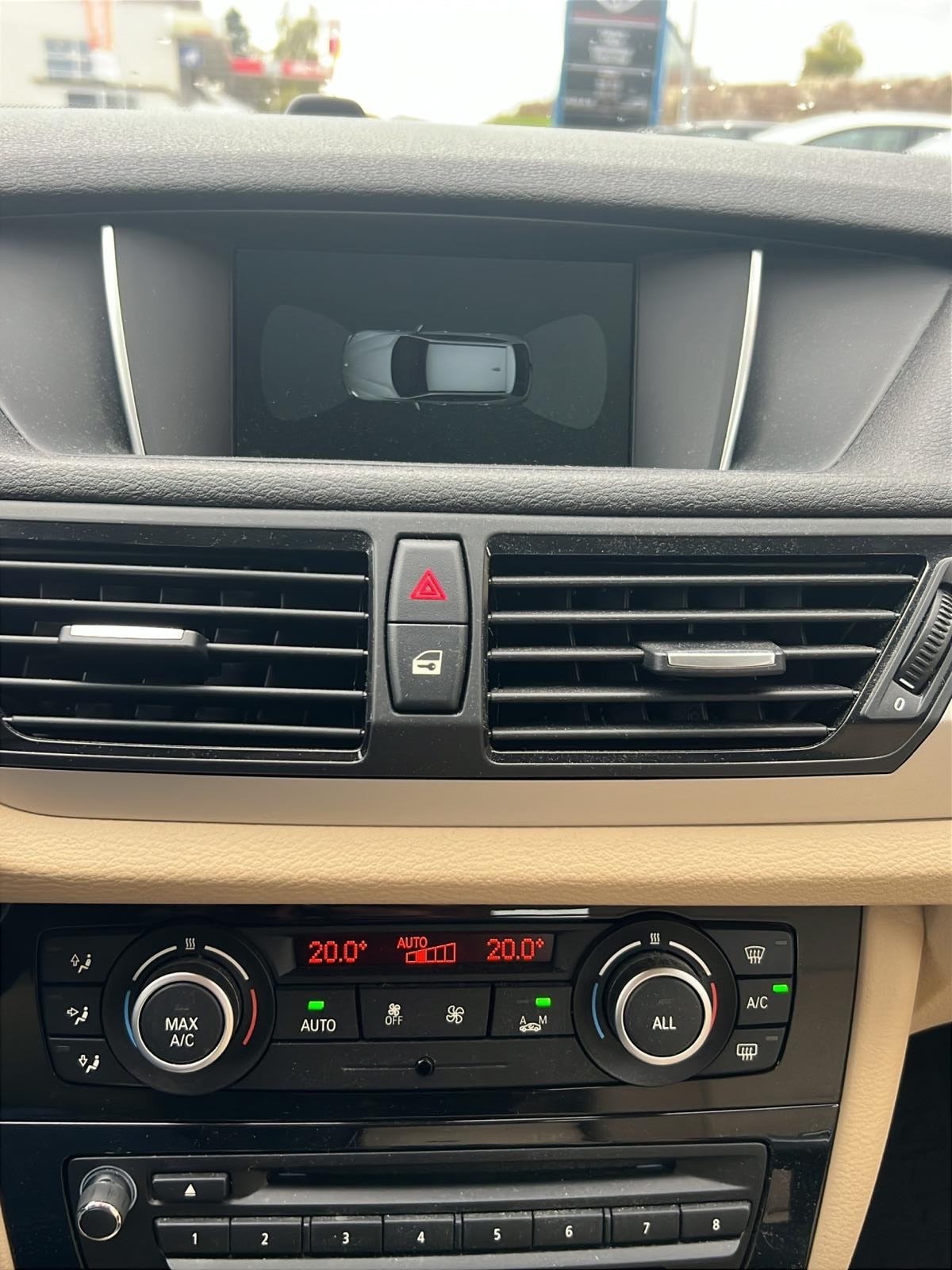 BMW X1 sDrive 18i-image-9