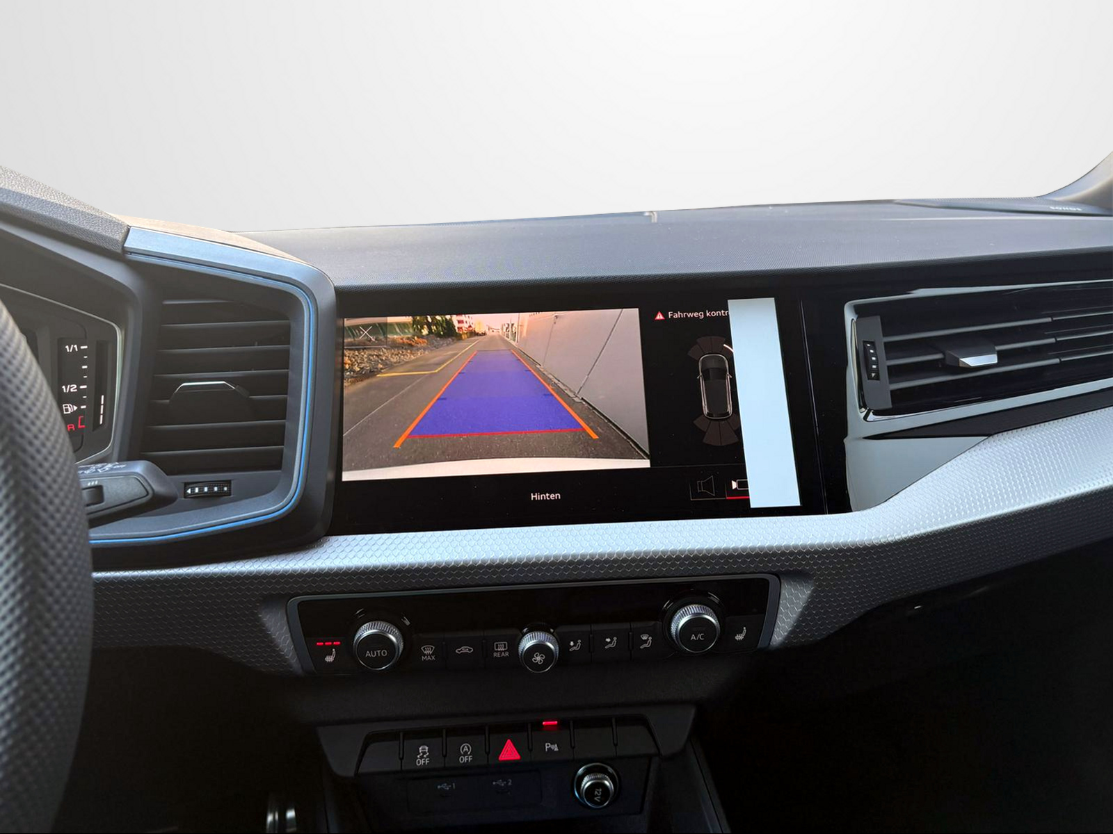 AUDI A1 Sportback 30 TFSI S Line Attraction S-tronic-image-7