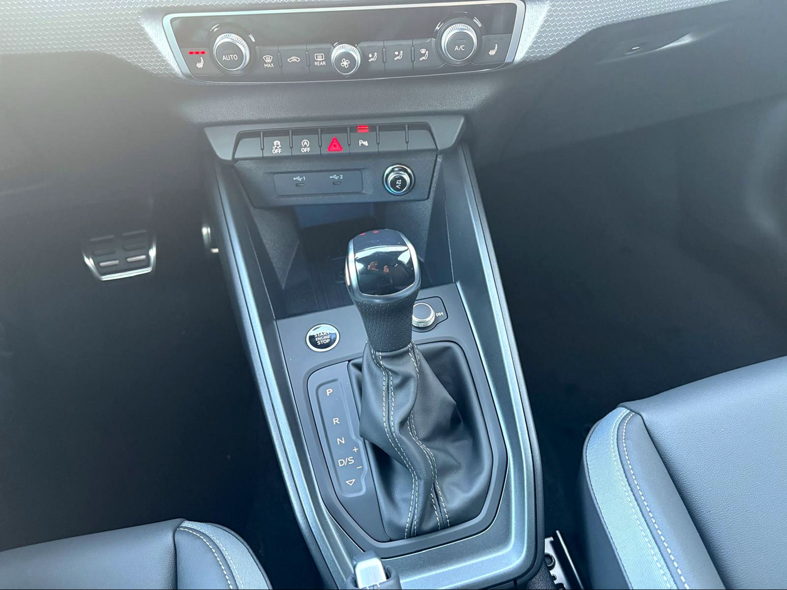 AUDI A1 Sportback 30 TFSI S Line Attraction S-tronic-image-8