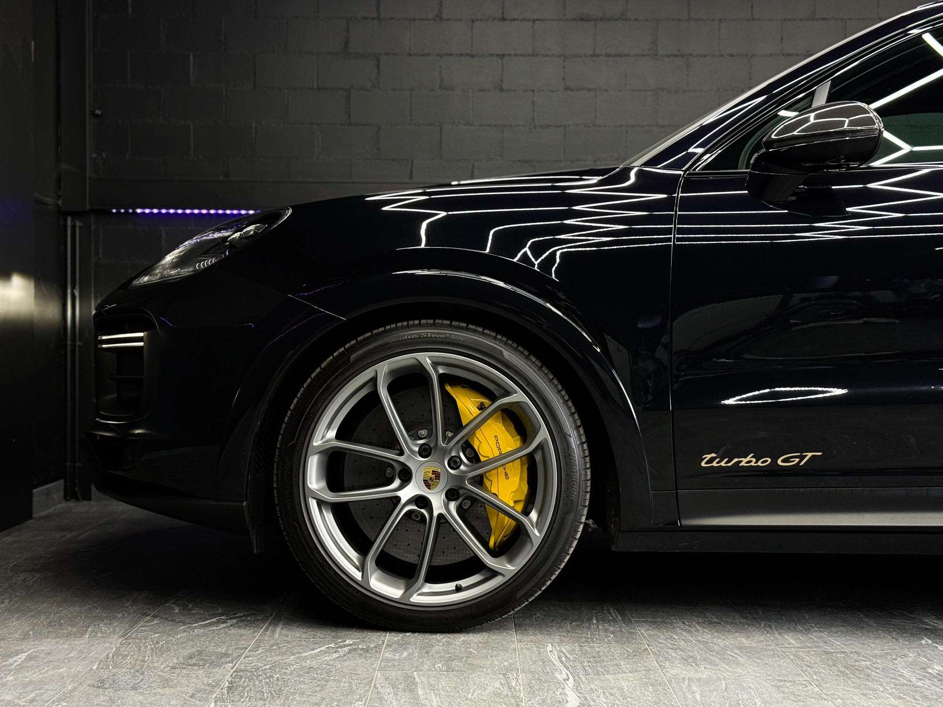PORSCHE Cayenne Turbo GT ( Porsche Approved )-image-4