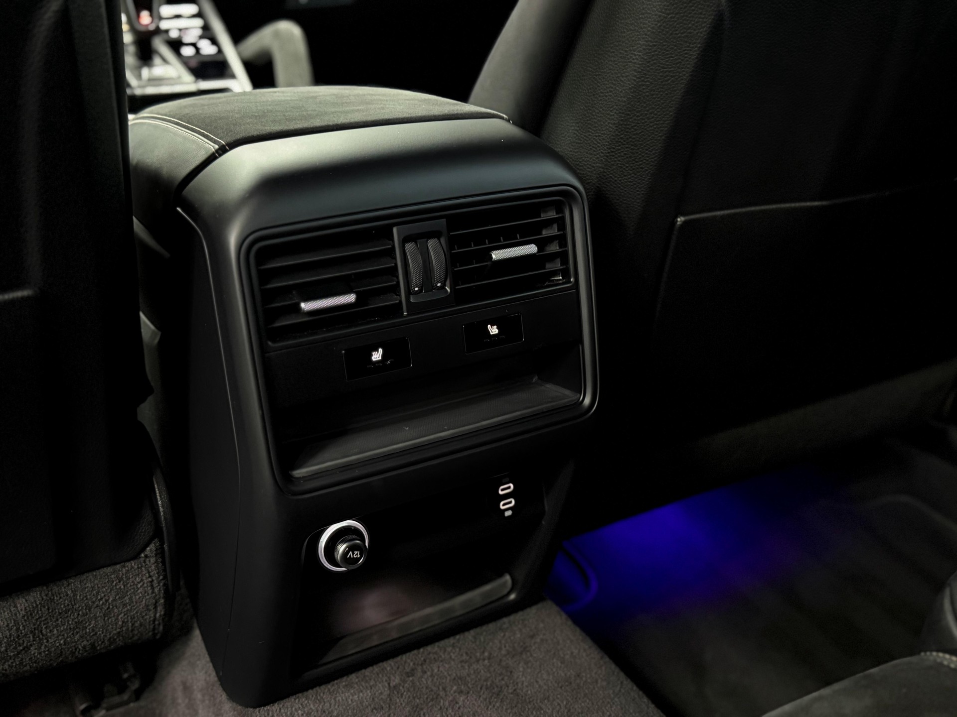 PORSCHE Cayenne Turbo GT ( Porsche Approved )-image-21