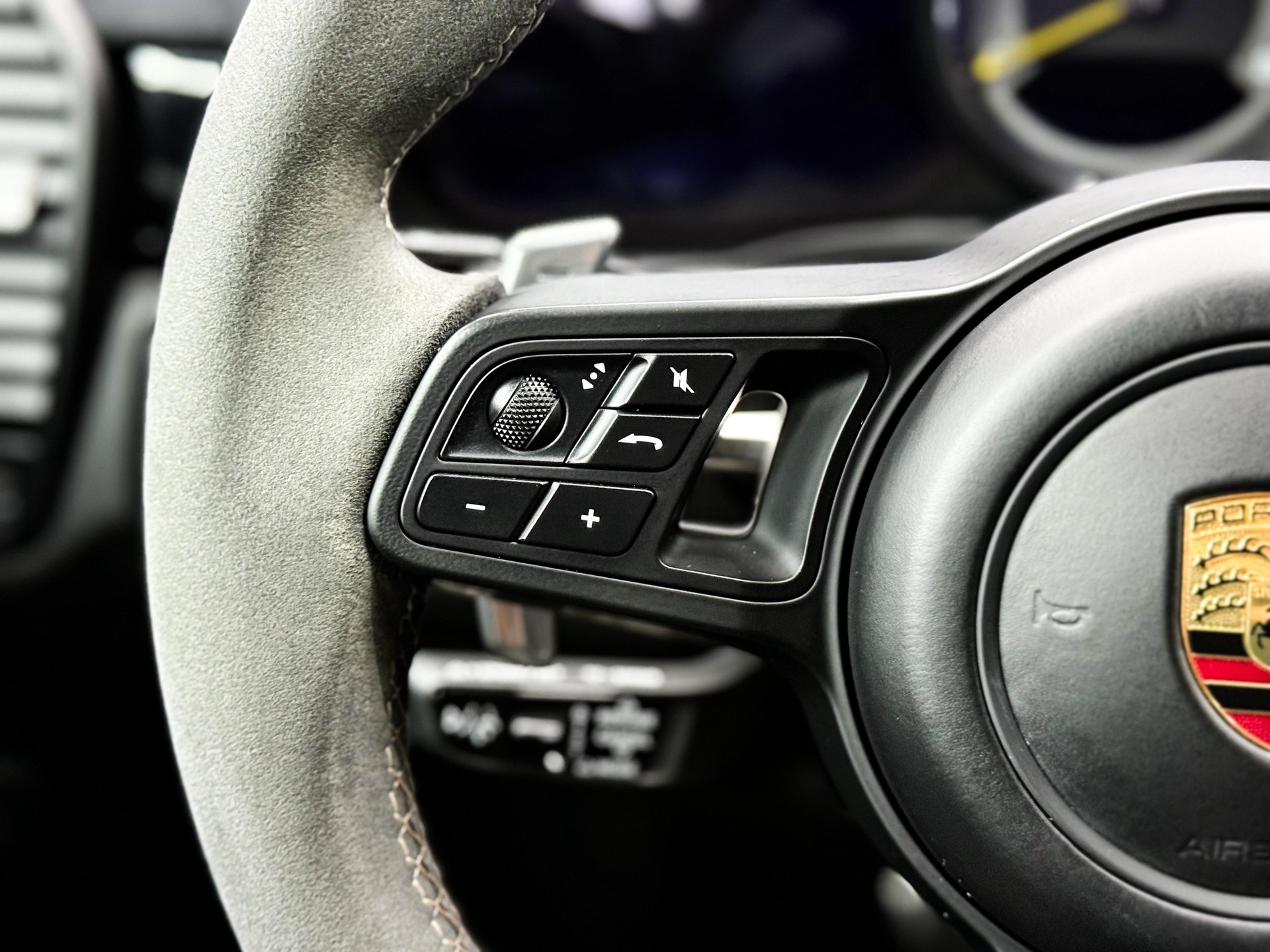 PORSCHE Cayenne Turbo GT ( Porsche Approved )-image-12