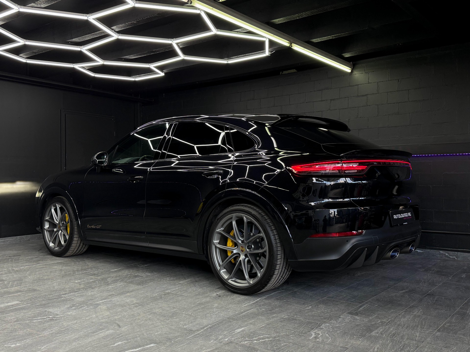 PORSCHE Cayenne Turbo GT ( Porsche Approved )-image-2