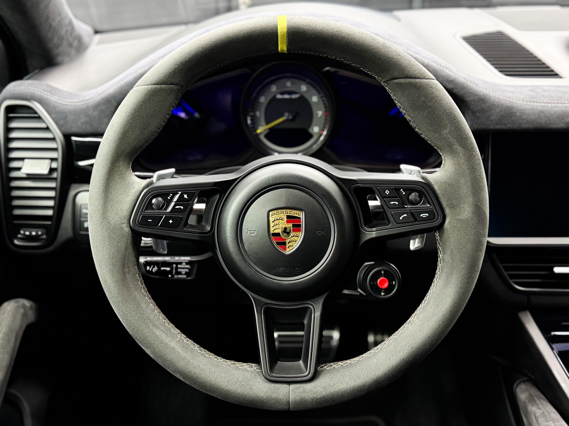 PORSCHE Cayenne Turbo GT ( Porsche Approved )-image-11