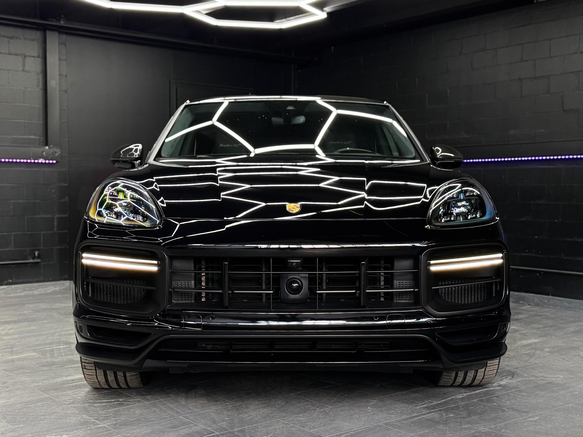 PORSCHE Cayenne Turbo GT ( Porsche Approved )-image-3