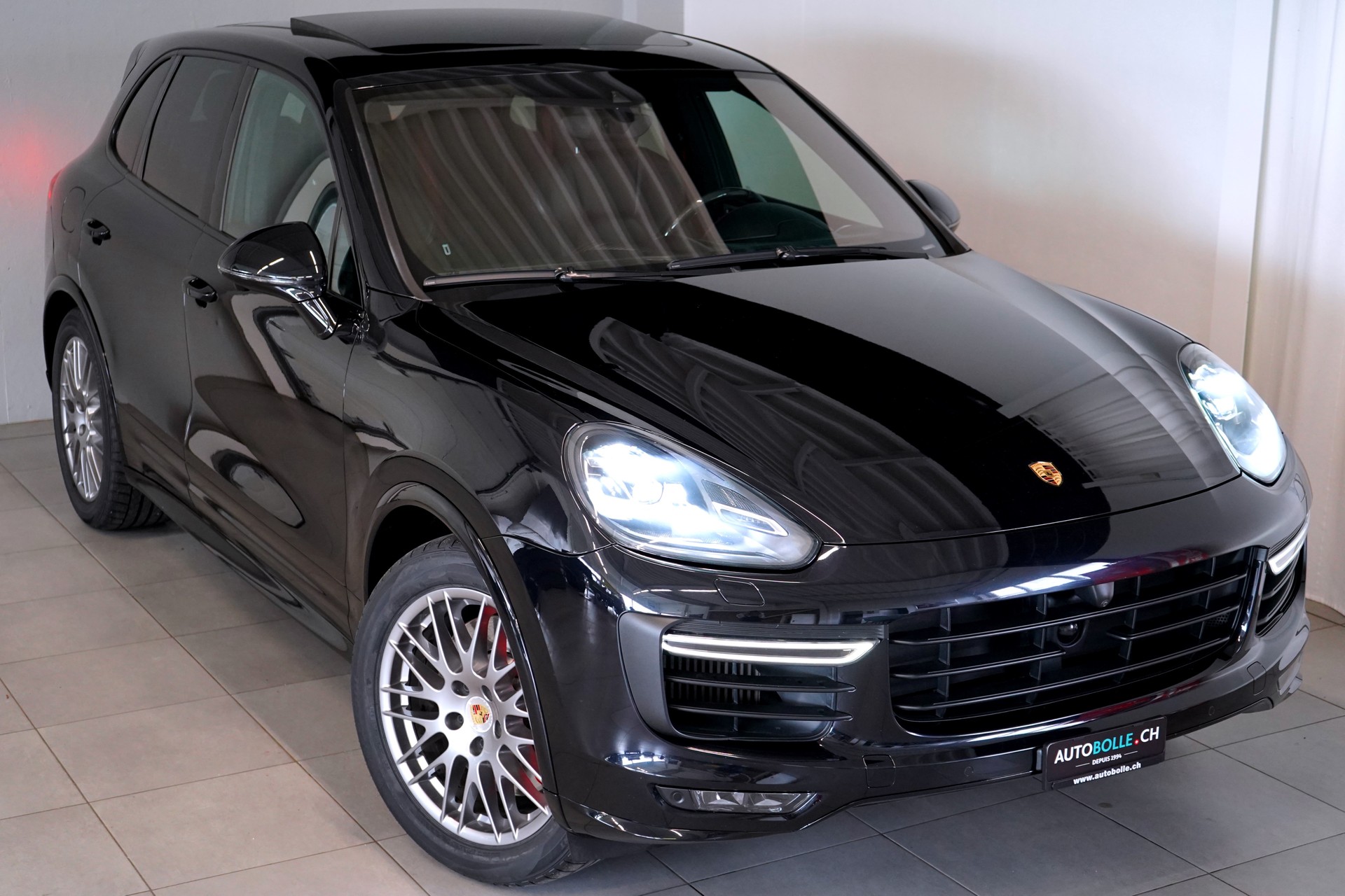 PORSCHE Cayenne GTS-image-2