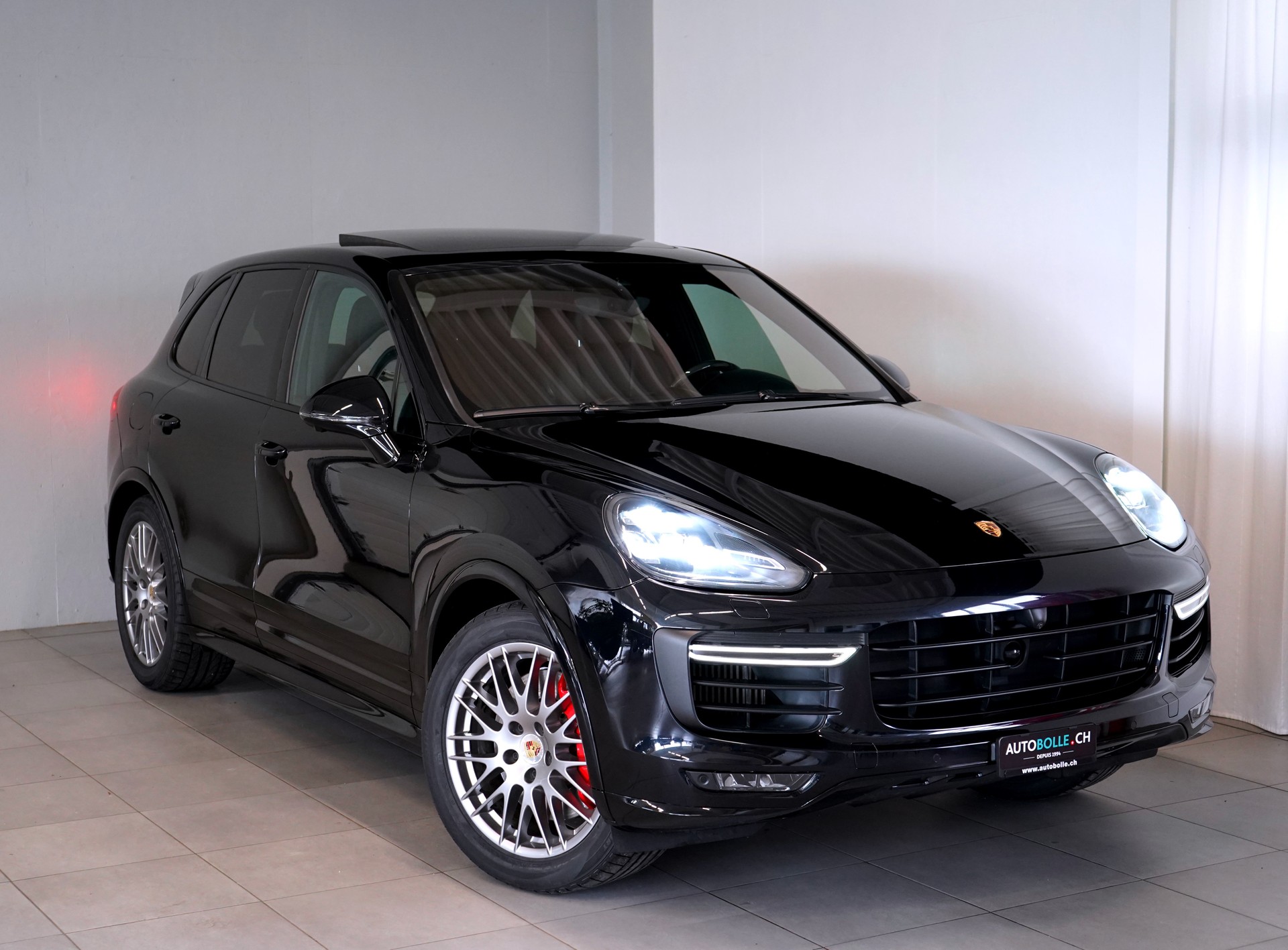 PORSCHE Cayenne GTS-image-0