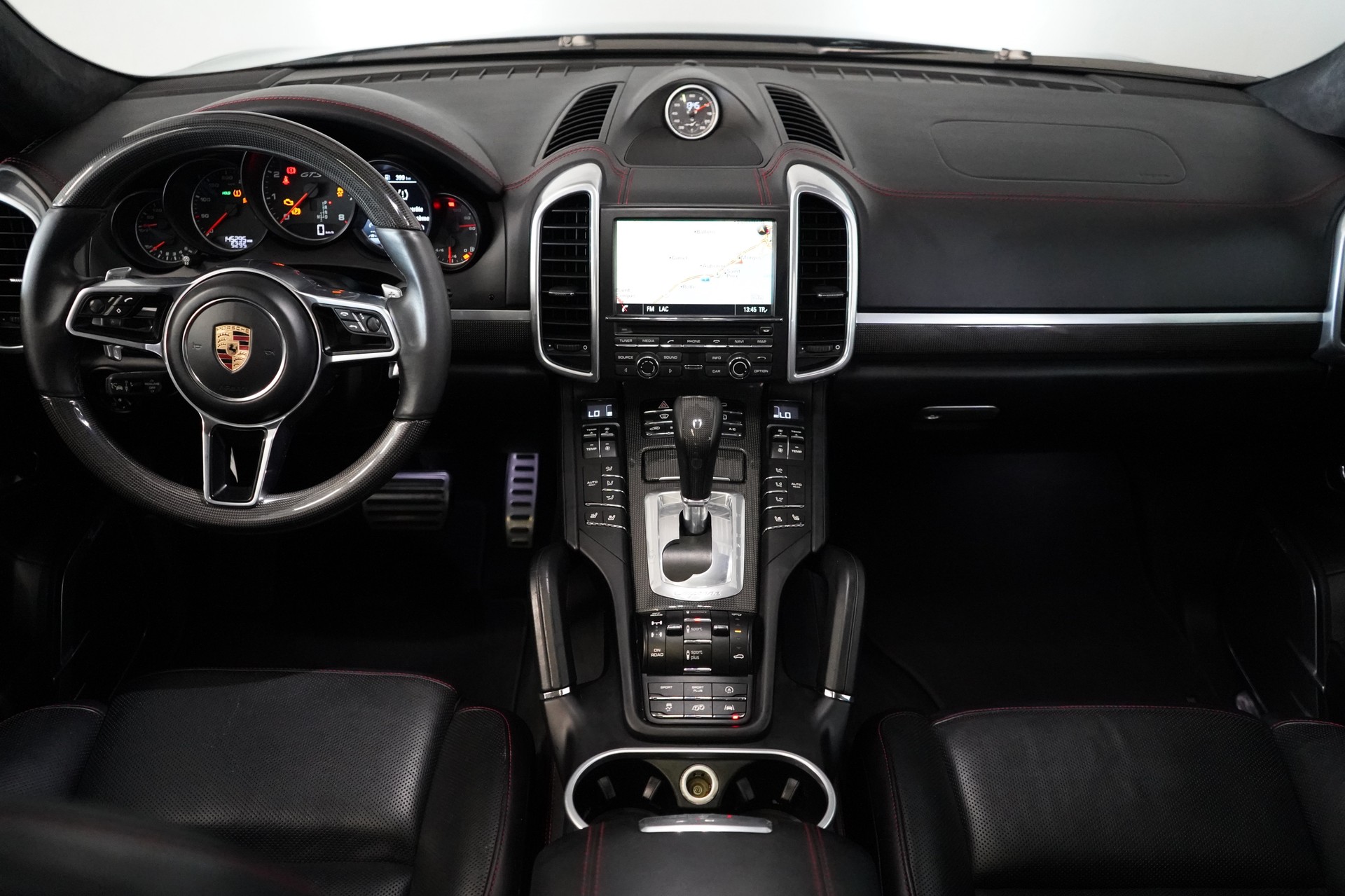 PORSCHE Cayenne GTS-image-18