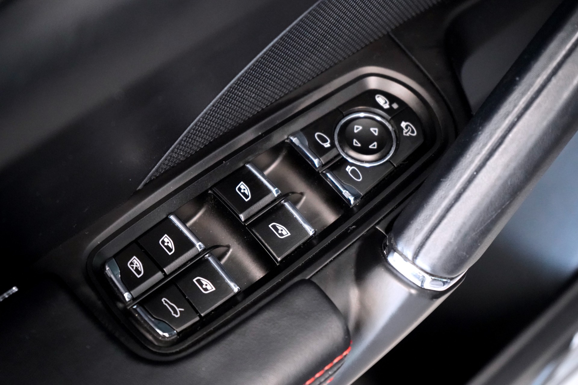 PORSCHE Cayenne GTS-image-10