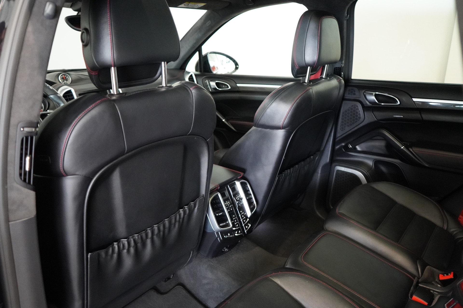 PORSCHE Cayenne GTS-image-26