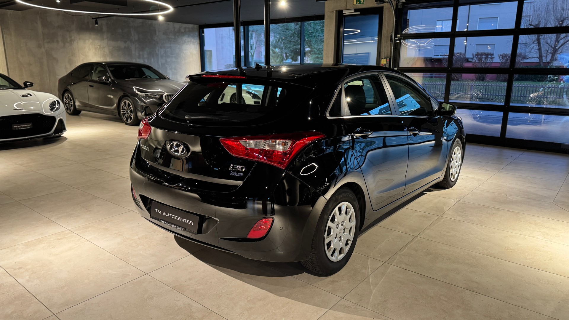 HYUNDAI i30 1.6 CRDi Swiss Plus Edition-image-2