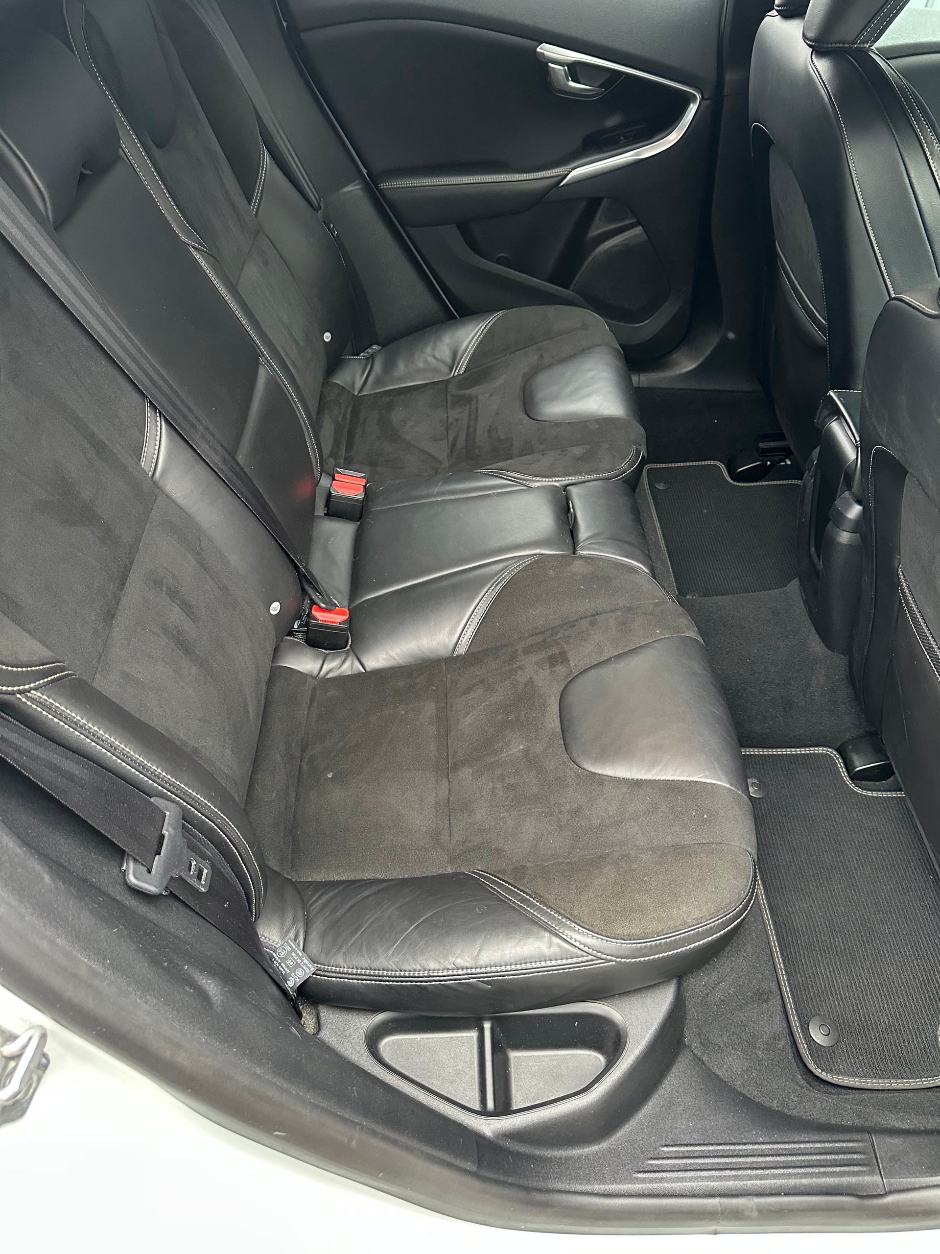VOLVO V40 Sport200-image-4