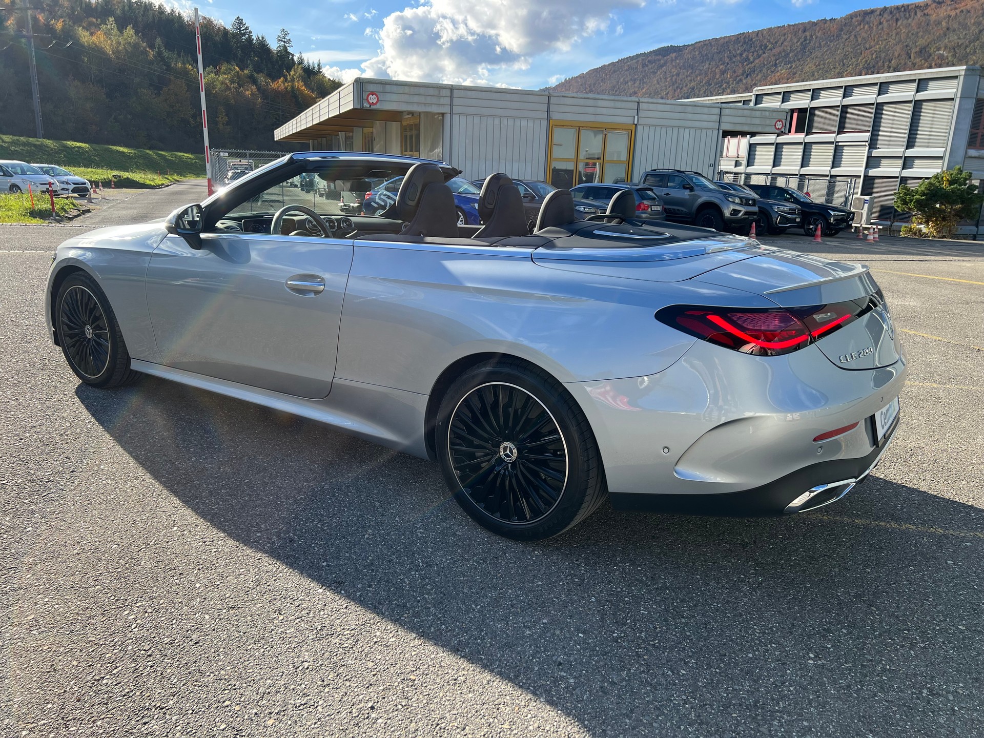 MERCEDES-BENZ "AMG CLE 200 CABRIO" 4MATIC 9G-TRONIC. CH WAGEN. TOP AUSSTATTUNG. AMG PREMIUM. AMG INTERIEUR + AMG EXTERIEUR !!-image-14