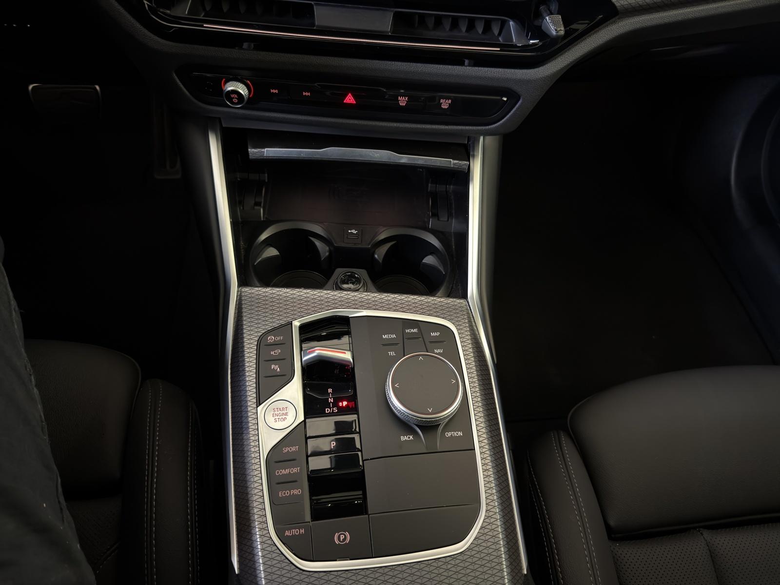 BMW 330d xDrive M-SportPaket-image-13