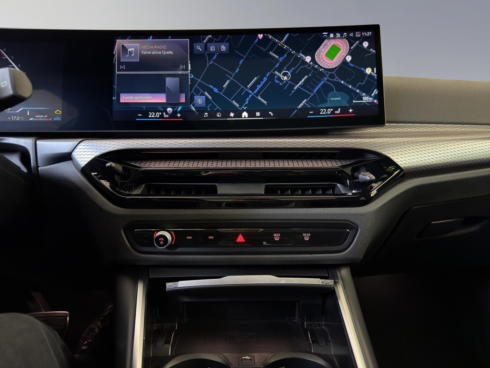 BMW 330d xDrive M-SportPaket-image-12
