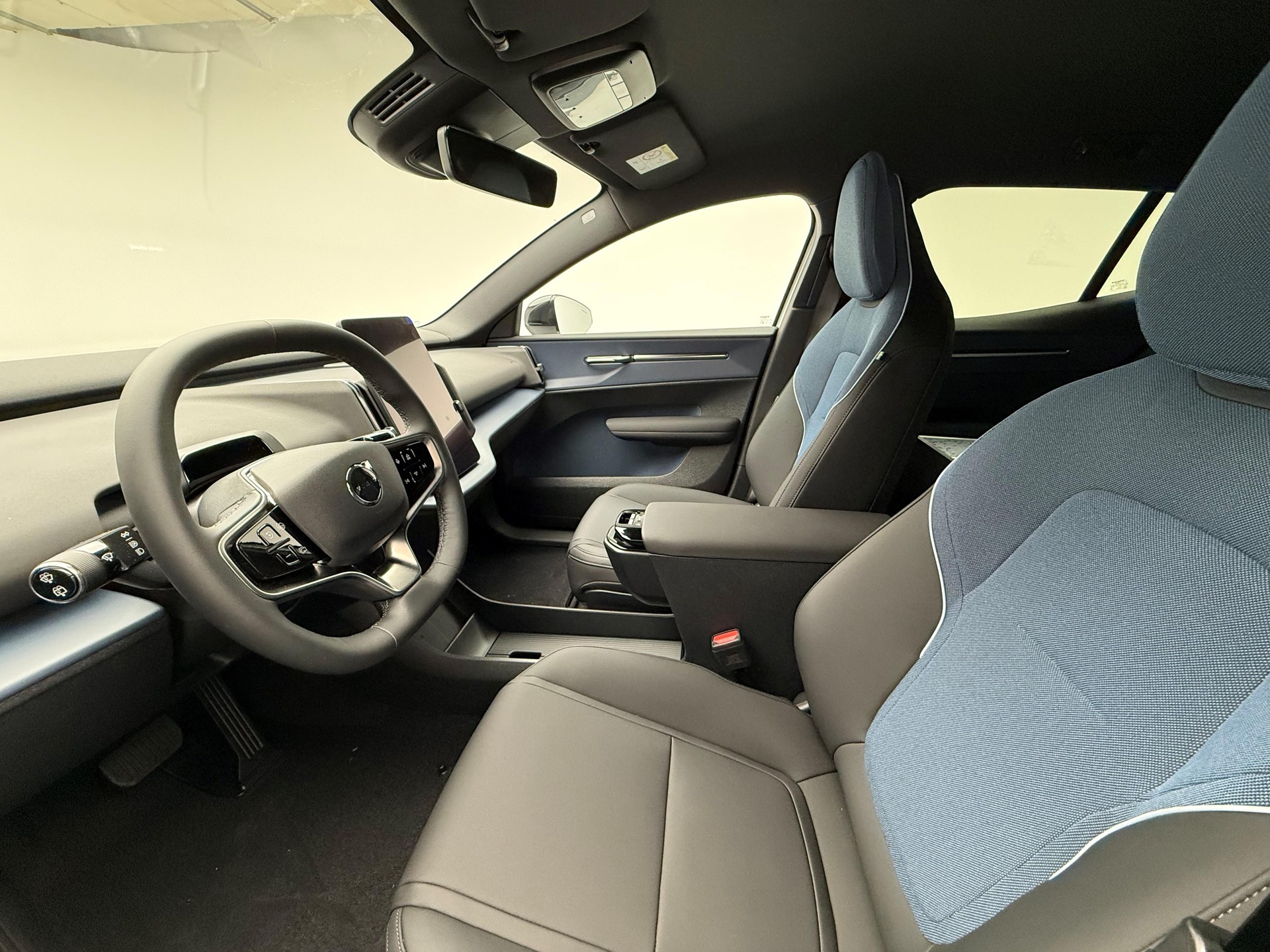 VOLVO EX30 E60 Plus-image-8