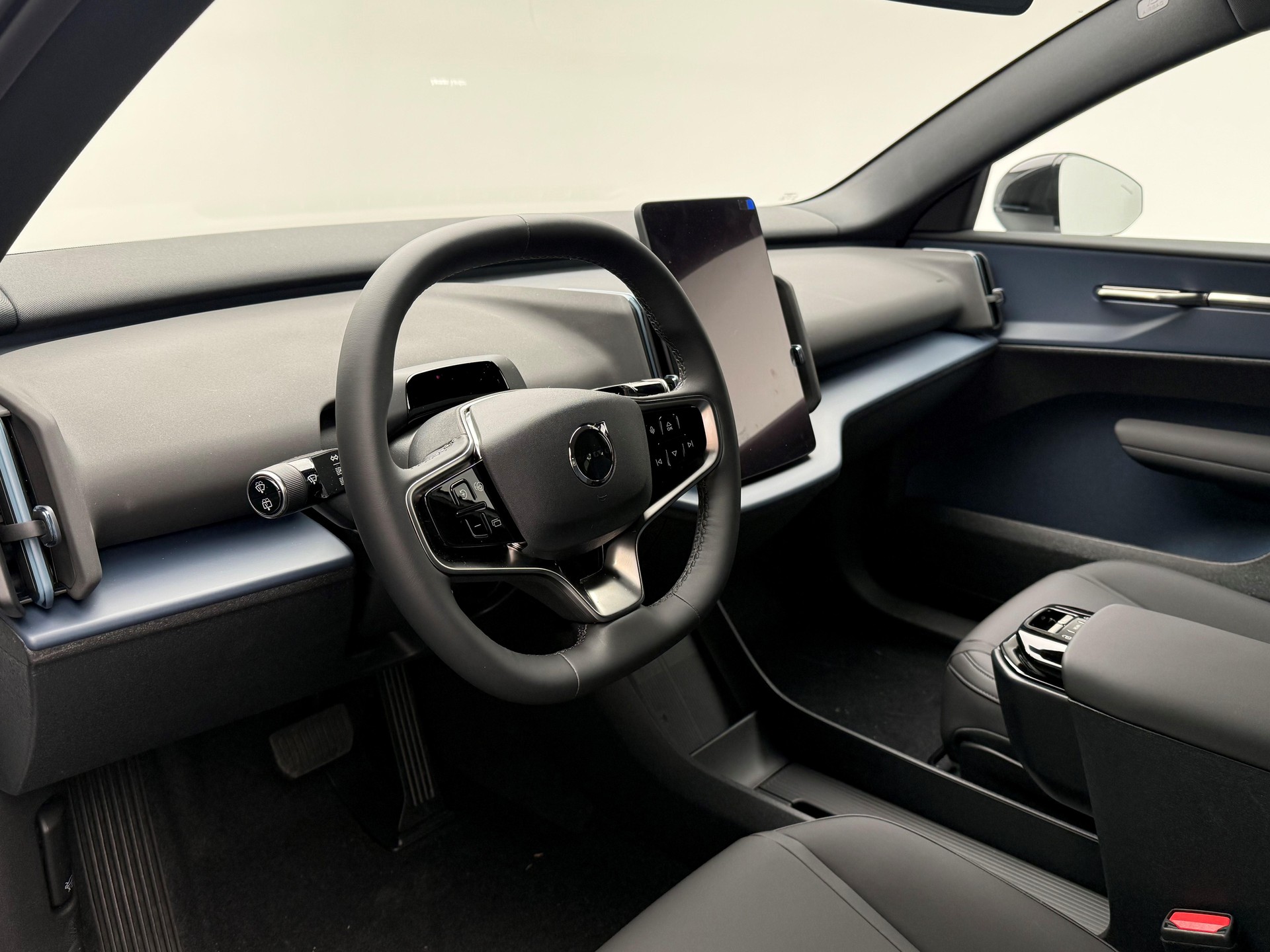 VOLVO EX30 E60 Plus-image-9