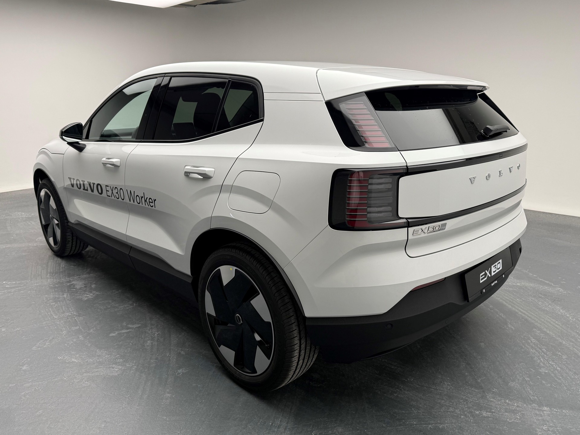 VOLVO EX30 E60 Plus-image-3