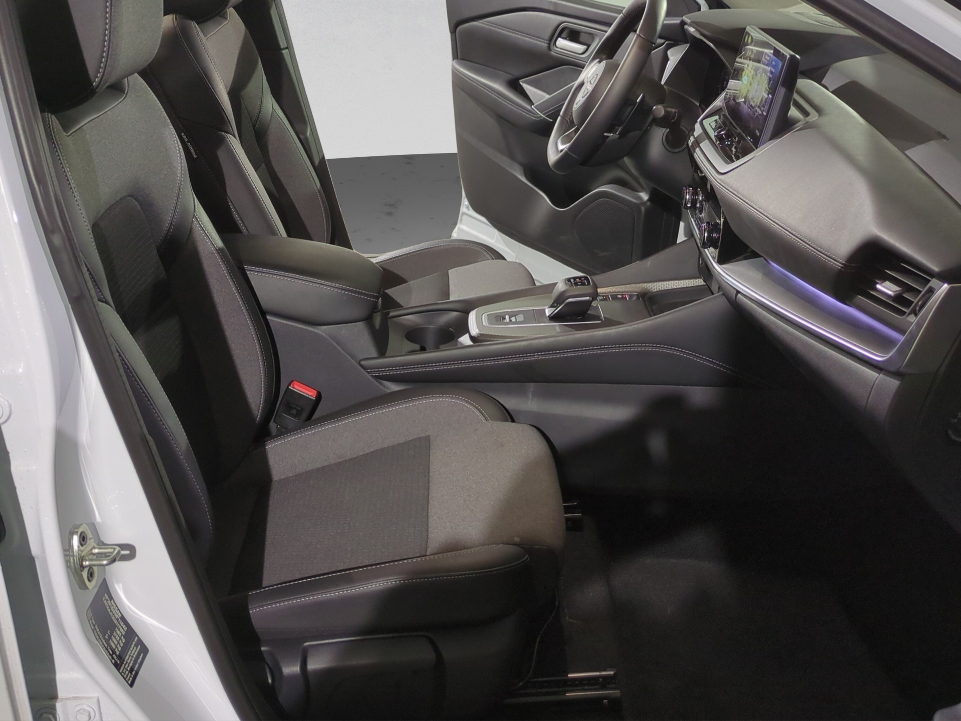 NISSAN Qashqai 1.3 DIG-T MHEV N-Connecta Xtronic-image-16