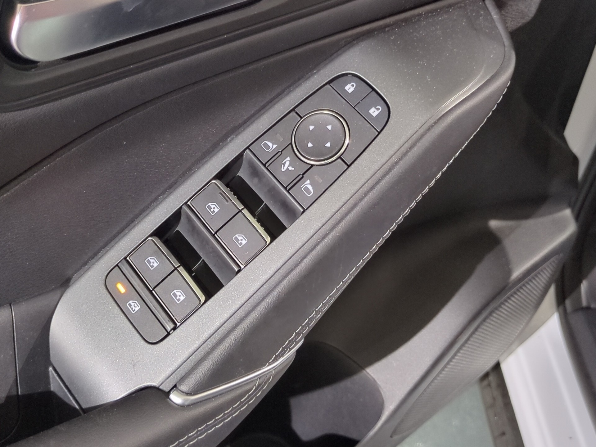NISSAN Qashqai 1.3 DIG-T MHEV N-Connecta Xtronic-image-18
