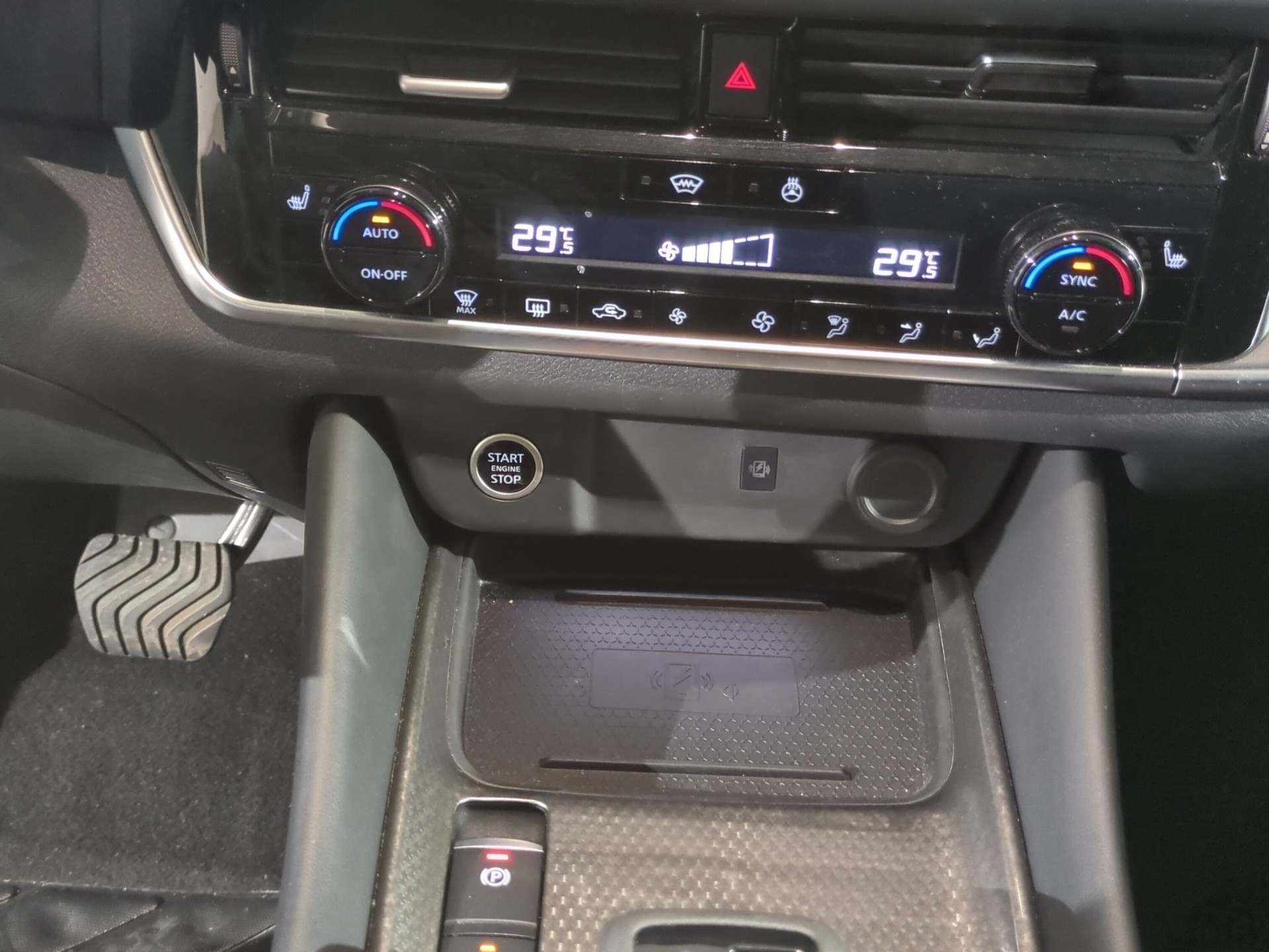 NISSAN Qashqai 1.3 DIG-T MHEV N-Connecta Xtronic-image-11