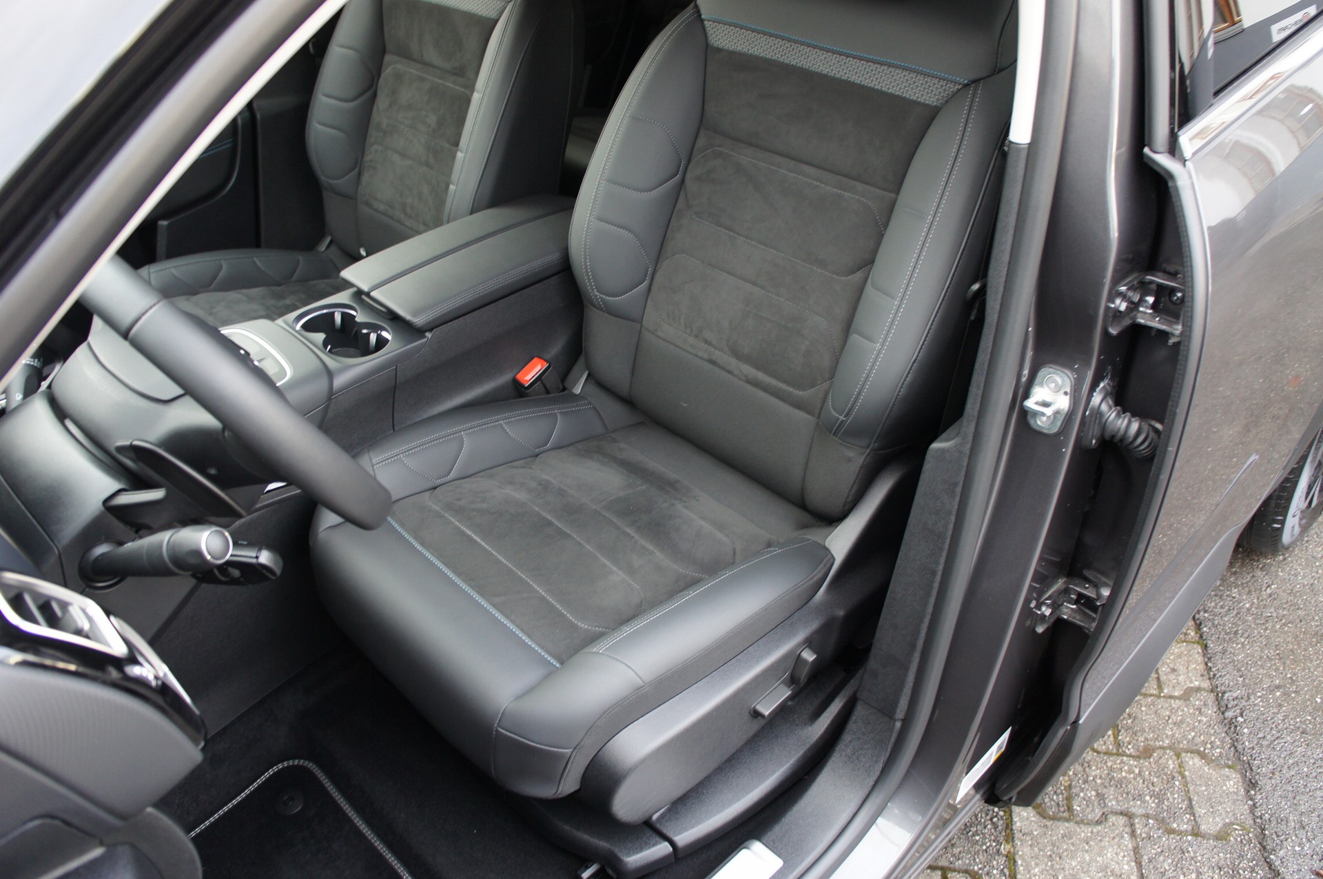 CITROEN C5 Aircross 1.6 PHEV Shine-image-12