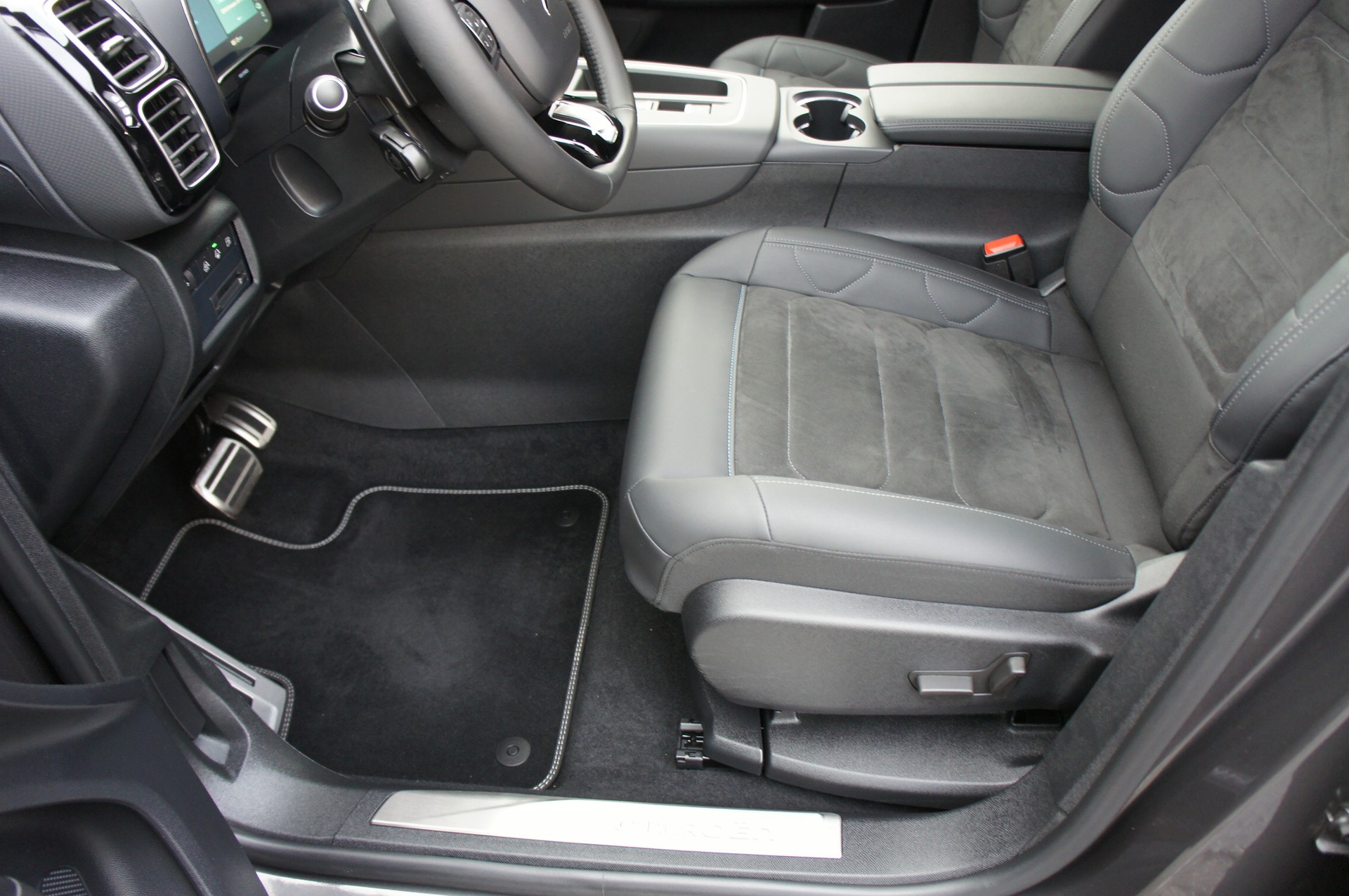 CITROEN C5 Aircross 1.6 PHEV Shine-image-11