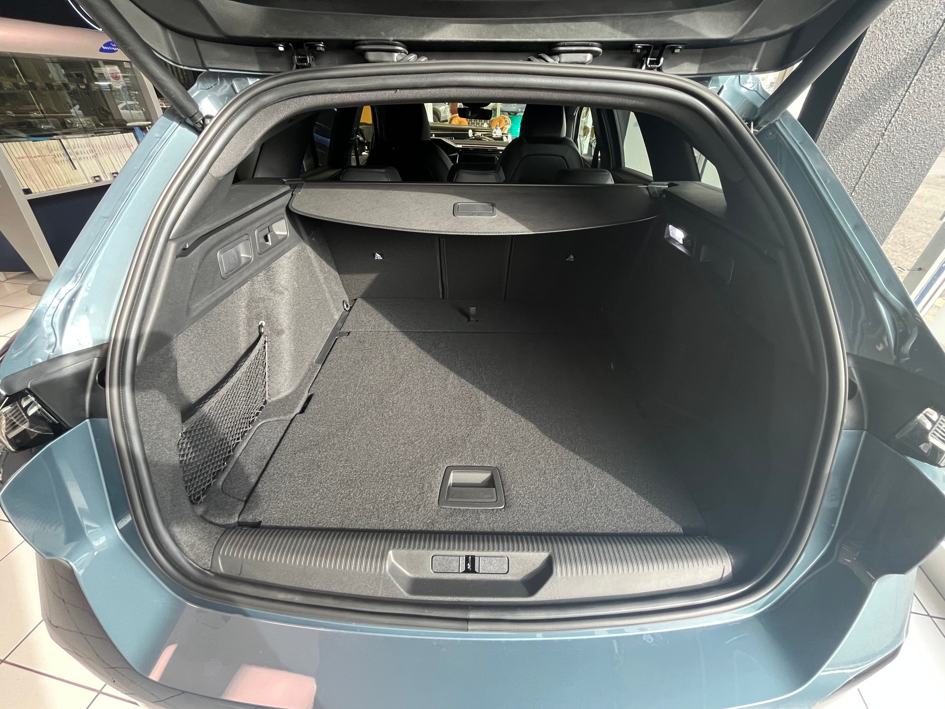 PEUGEOT 308 SW 1.2 Hybrid GT-image-4