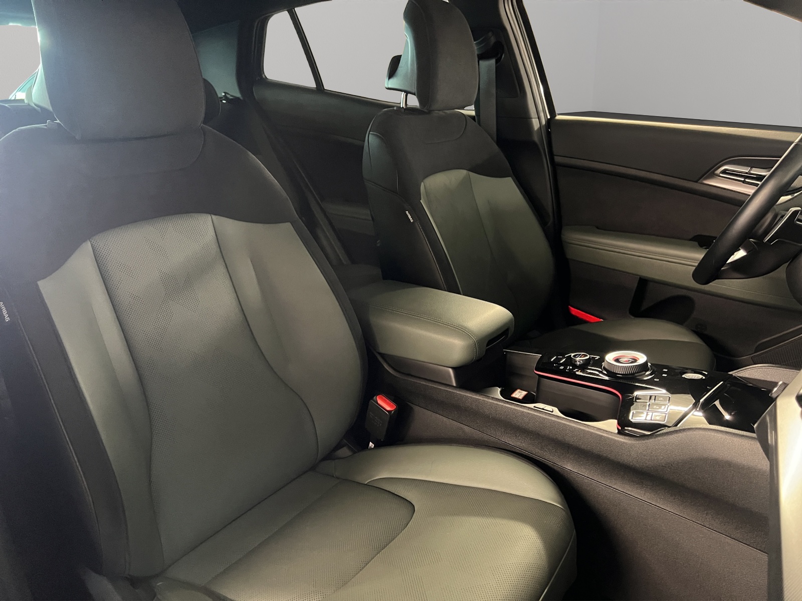 KIA Sportage 1.6 T Hybrid Power Edition-image-12