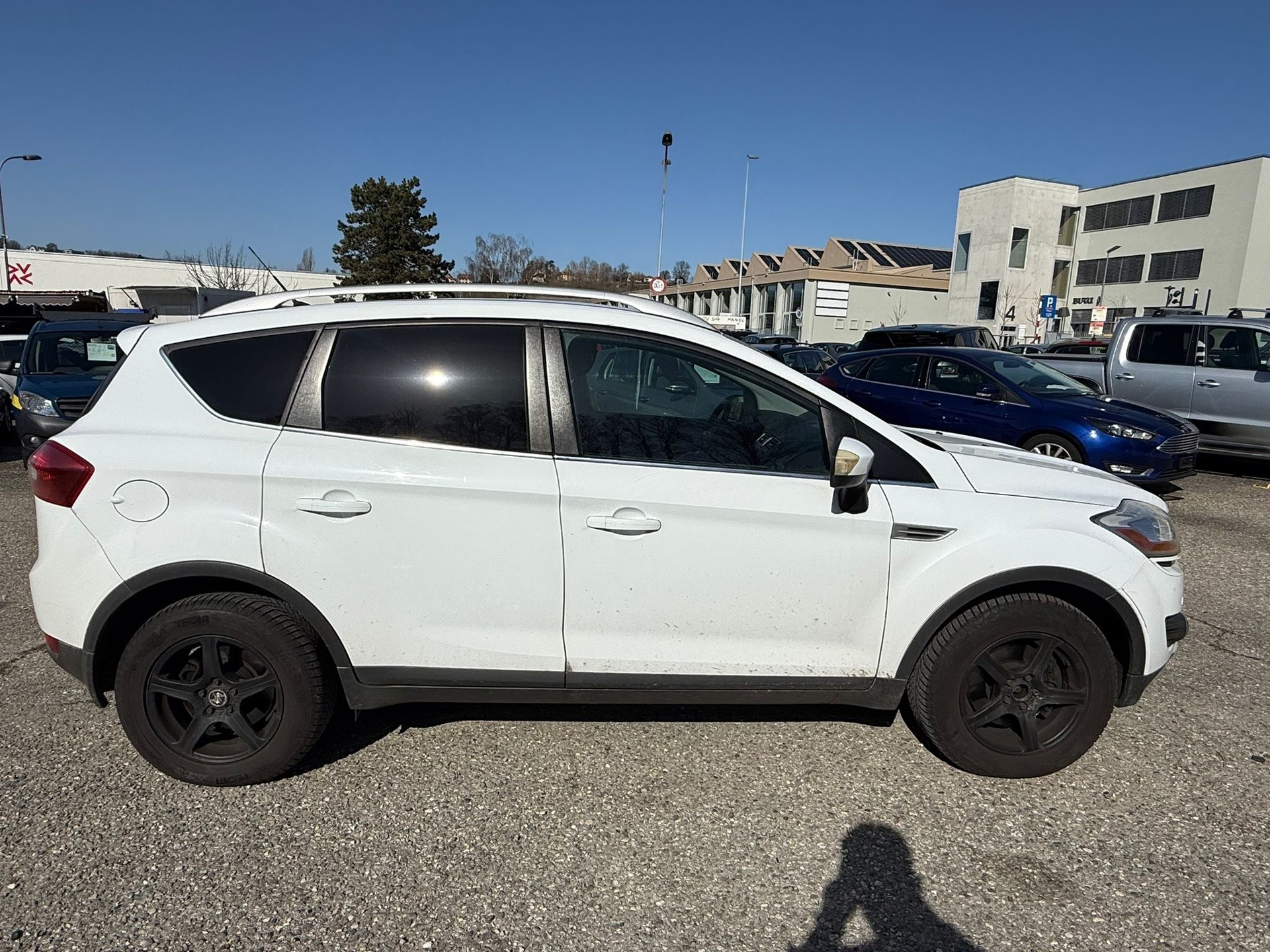 FORD Kuga 2.0 TDCi Carving 2WD-image-2