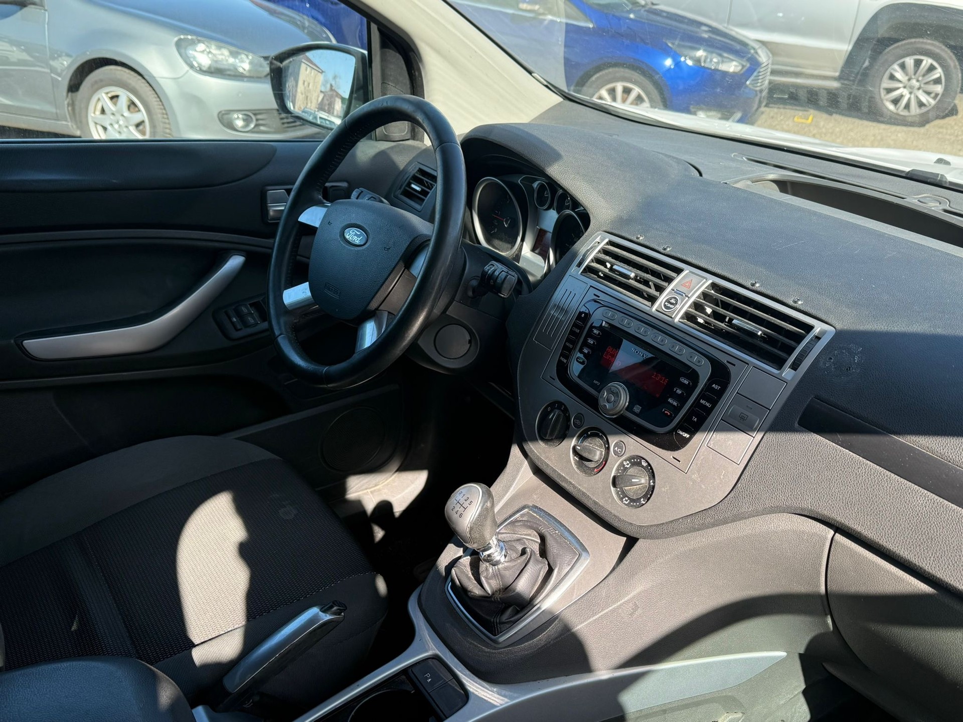 FORD Kuga 2.0 TDCi Carving 2WD-image-11