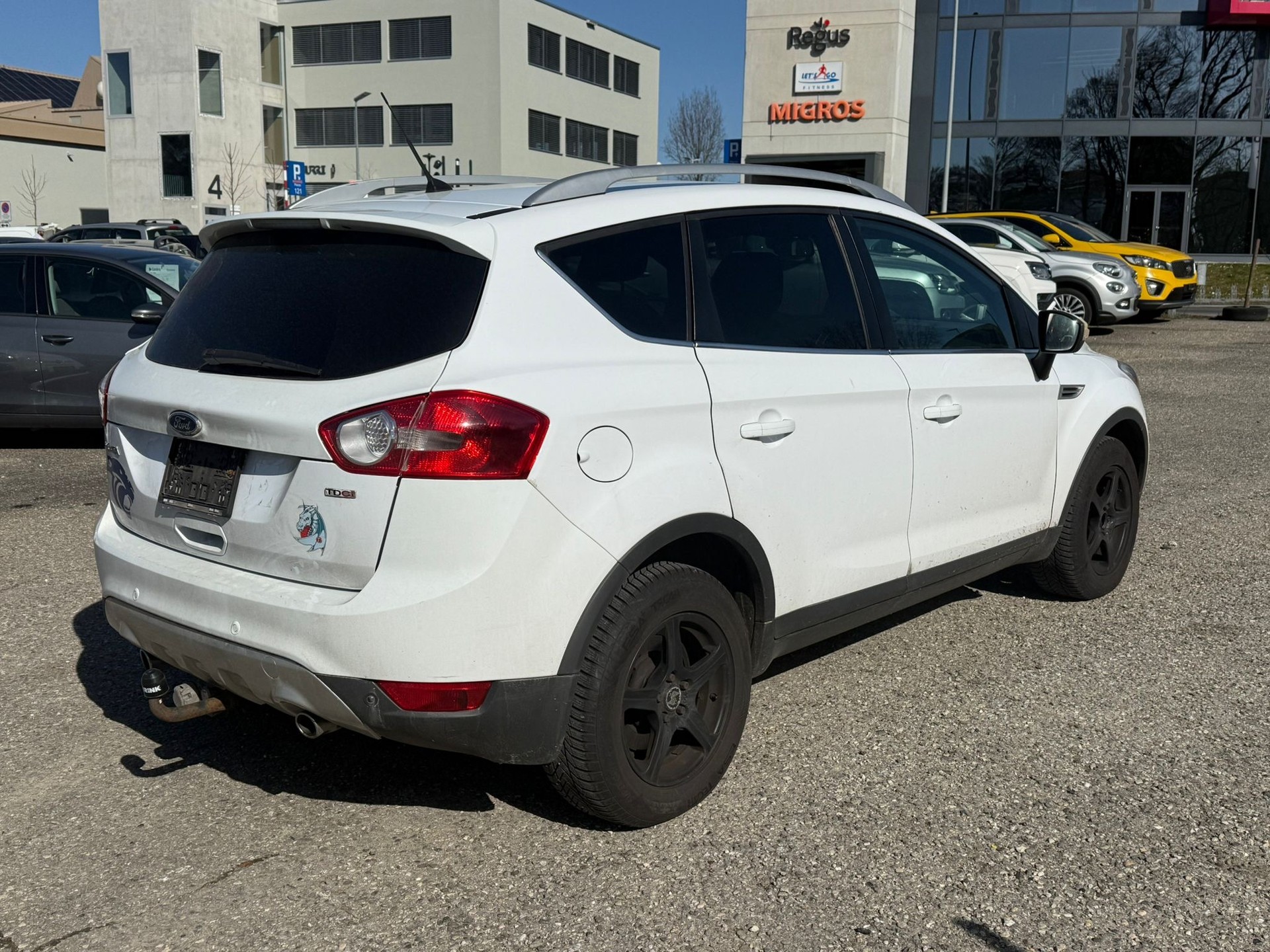 FORD Kuga 2.0 TDCi Carving 2WD-image-3