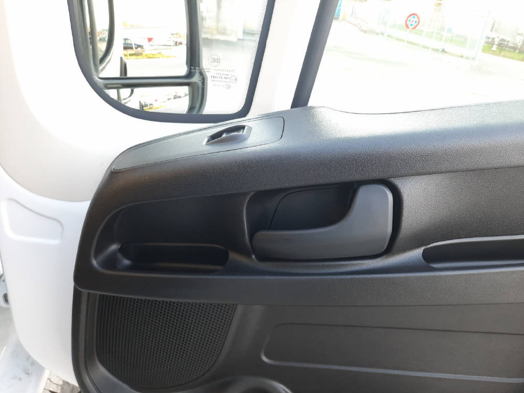 TOYOTA PROACE MAX Van 3.3 L2H2 2.2 D Cargo-image-7