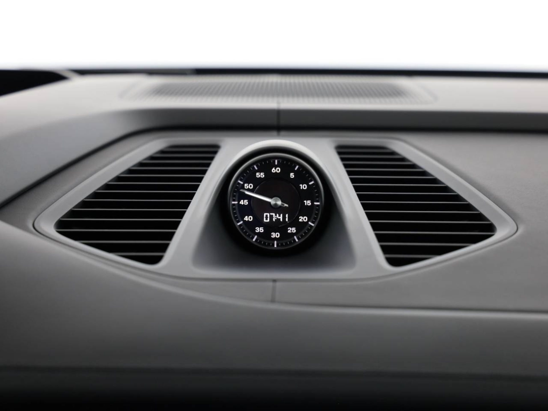 PORSCHE Macan 4S-image-12
