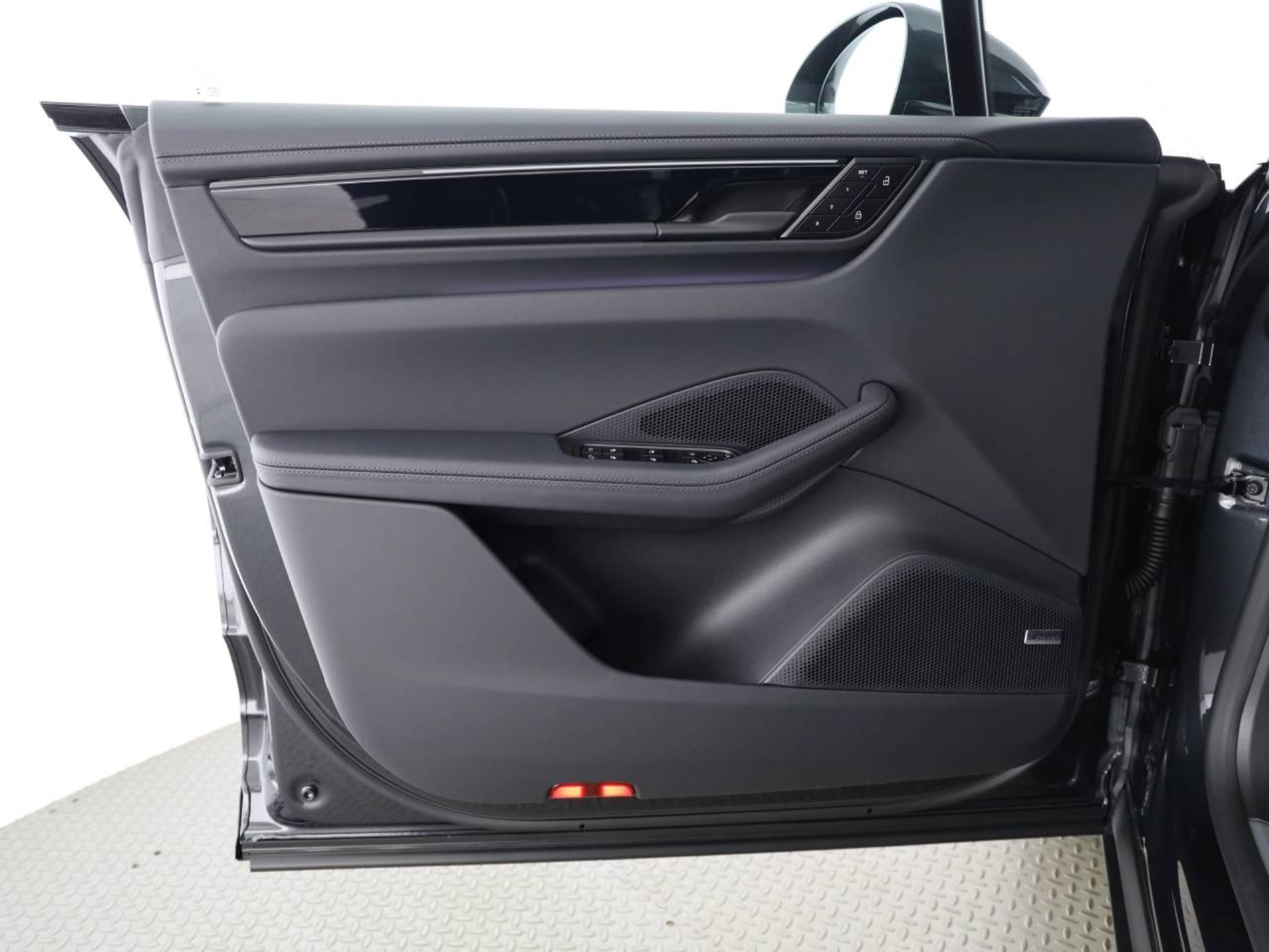PORSCHE Macan 4S-image-17