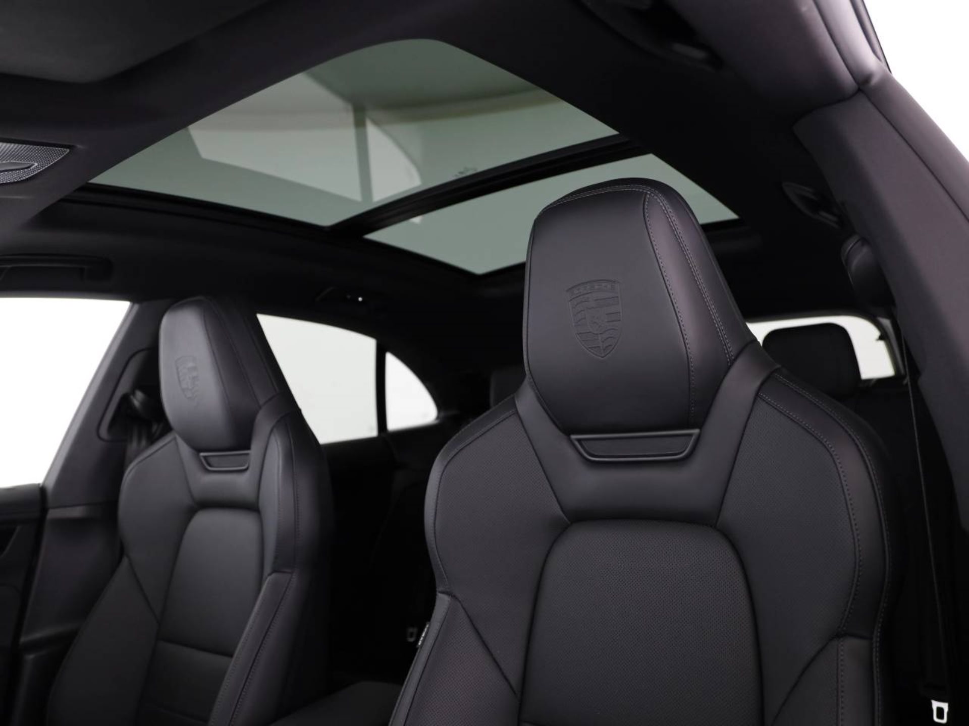 PORSCHE Macan 4S-image-16