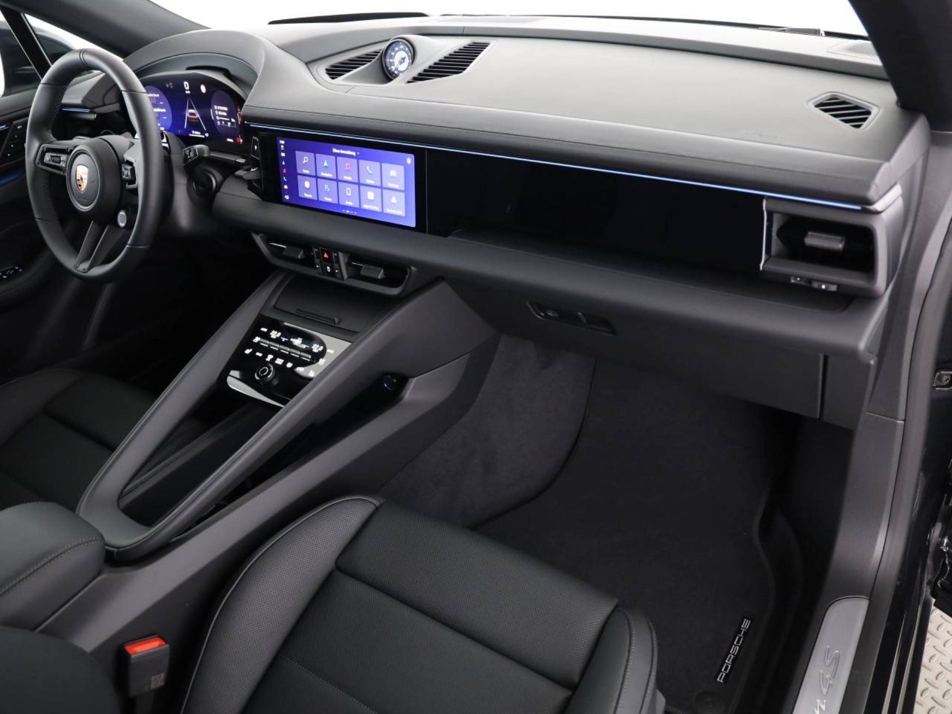 PORSCHE Macan 4S-image-10
