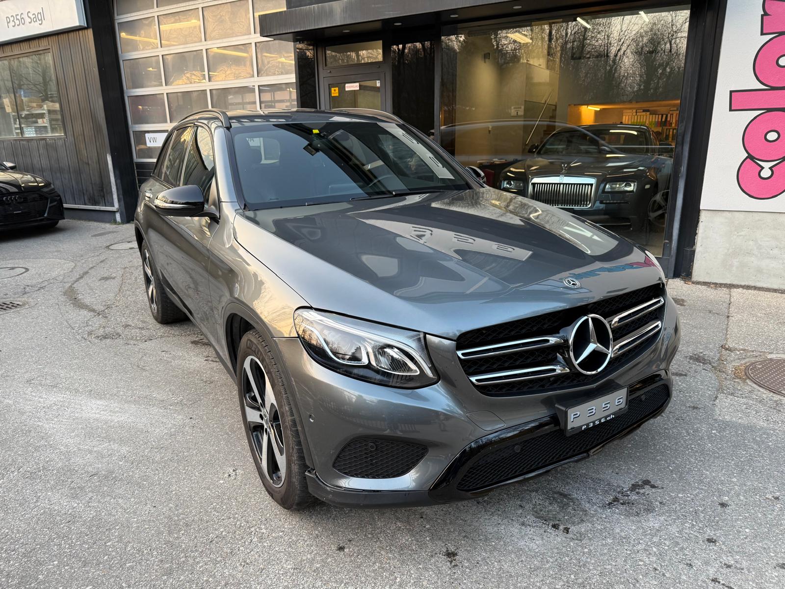 MERCEDES-BENZ GLC 250 AMG Line 4Matic 9G-Tronic-image-2