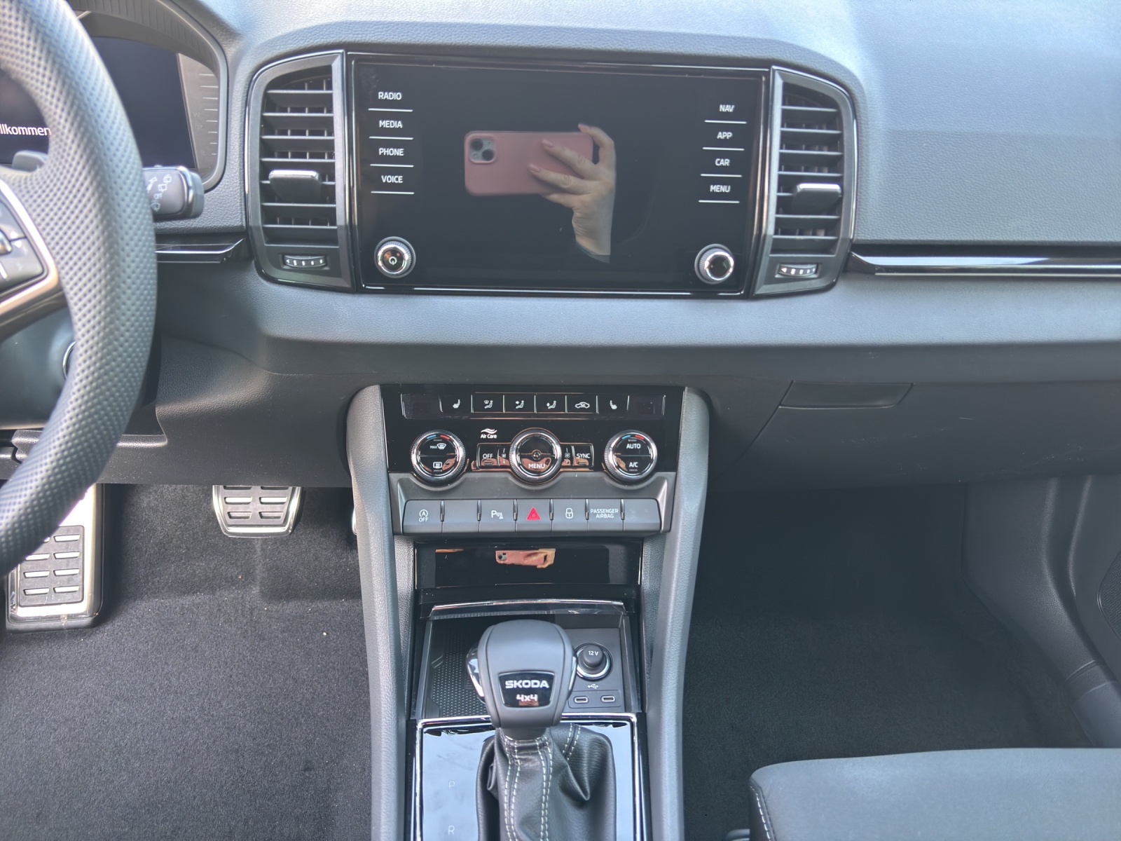 SKODA Karoq 2.0 TSI SportLine 4x4 DSG-image-10