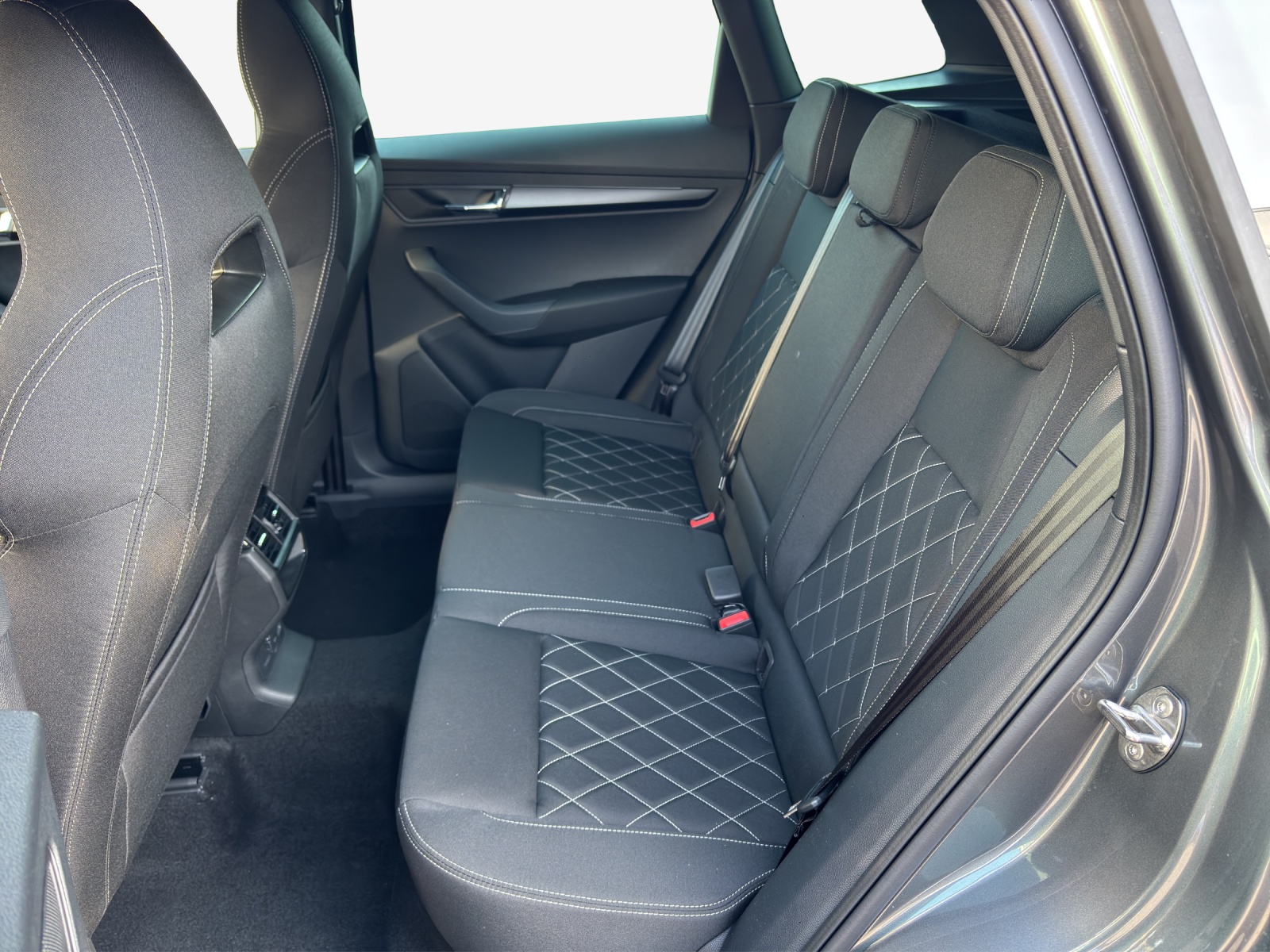 SKODA Karoq 2.0 TSI SportLine 4x4 DSG-image-11