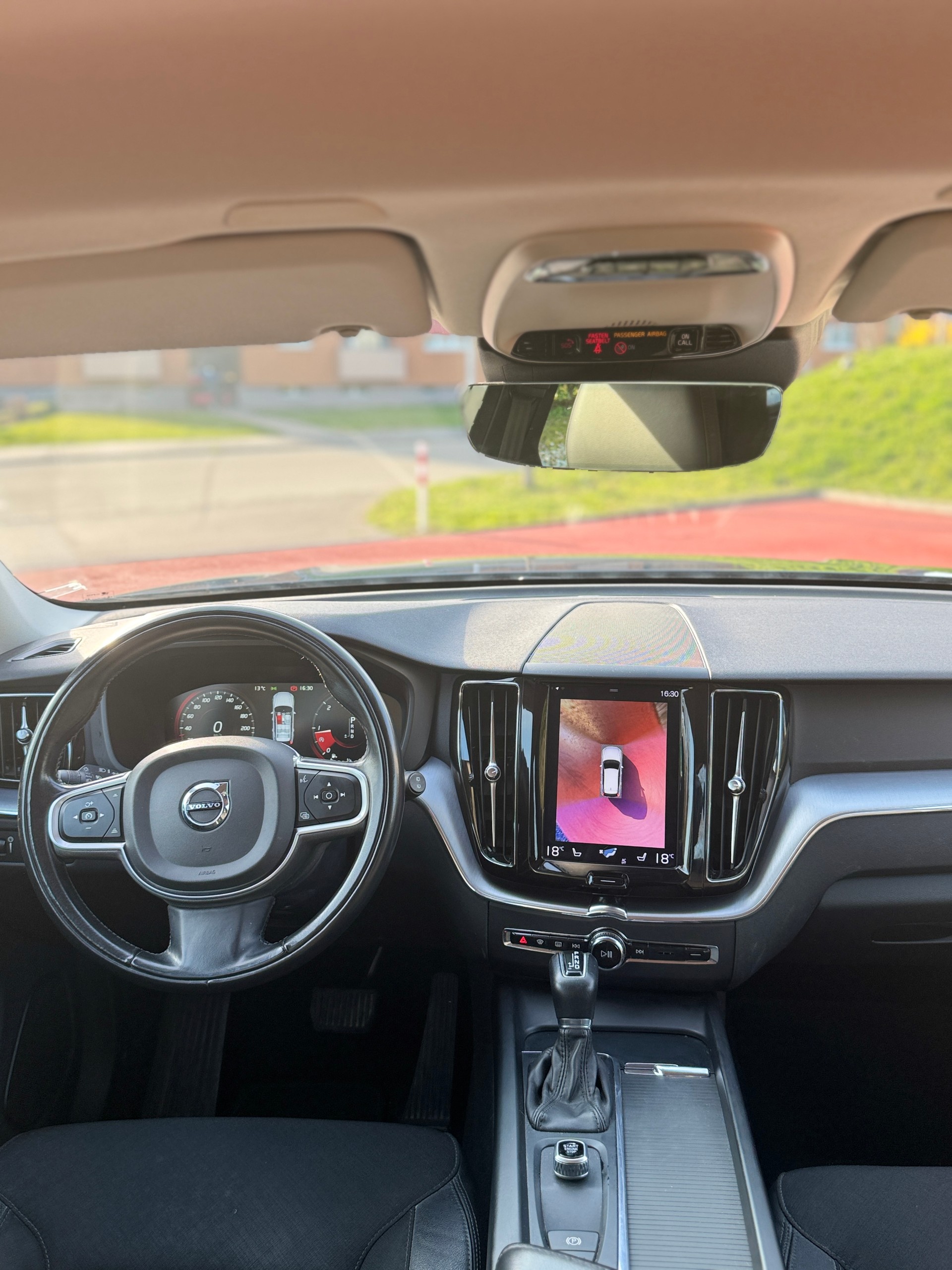 VOLVO XC60 D4 Momentum Geartronic-image-12