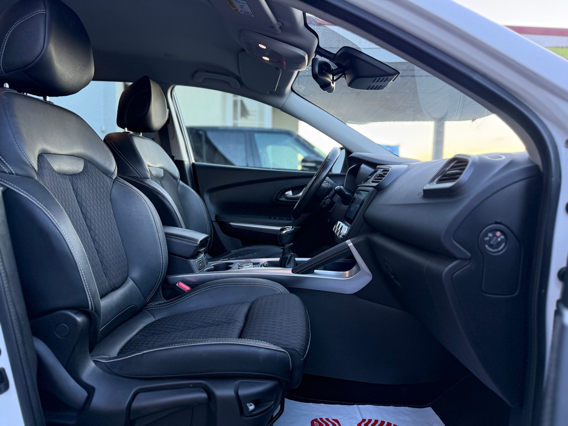 RENAULT Kadjar 1.7 Blue dCI Business 4WD-image-14