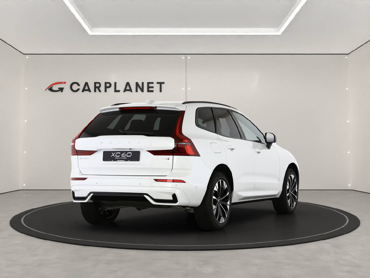 VOLVO XC60 2.0 T6 TE Ultra Dark eAWD-image-1